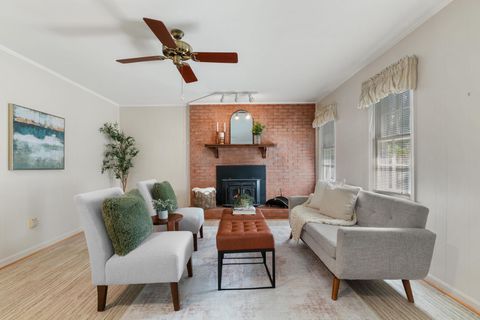 Tiny photo for 5716 Glamis Drive, ALEXANDRIA, VA 22315 (MLS # VAFX2306580)