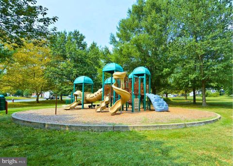 Tiny photo for 5716 Glamis Drive, ALEXANDRIA, VA 22315 (MLS # VAFX2306580)