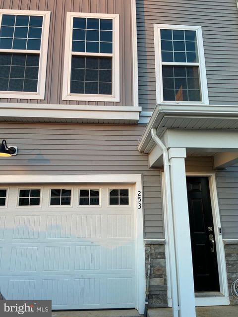 253 RED LEAF LANE EXTON PA 19341