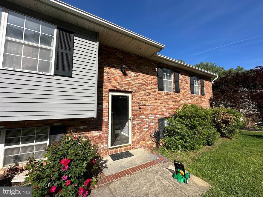 Nestled in the charming town of Arnold, Maryland, this exquisite single-family home offers a perfect blend of elegance and comfort. The main level features a beautifully kitchen. The open floor plan seamlessly connects the kitchen to the inviting living room.
Property Offers 3 Bedrooms and 2 Full bathroom.
The generous driveway provides ample parking space for multiple vehicles.
* Basement is not included-  
*Occupancy Limit for this Property is 6.

Pre-Qualify, and schedule a showing  

Qualifications: $6900/month gross income. 640+ Credit Score. No Smoking. Pets case-by-case, if approved there will be a pet rent of $50/month per pet.