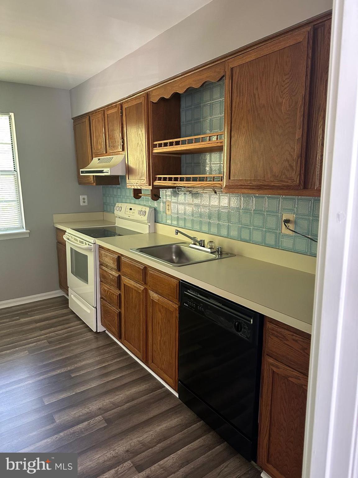 FOXMOOR - Residential Lease