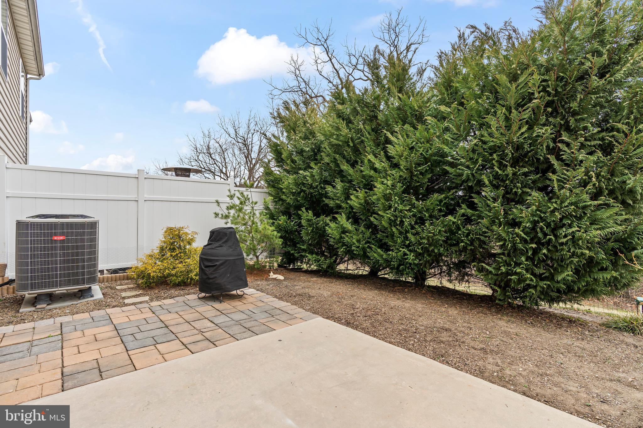 ROLLING HILLS - Residential