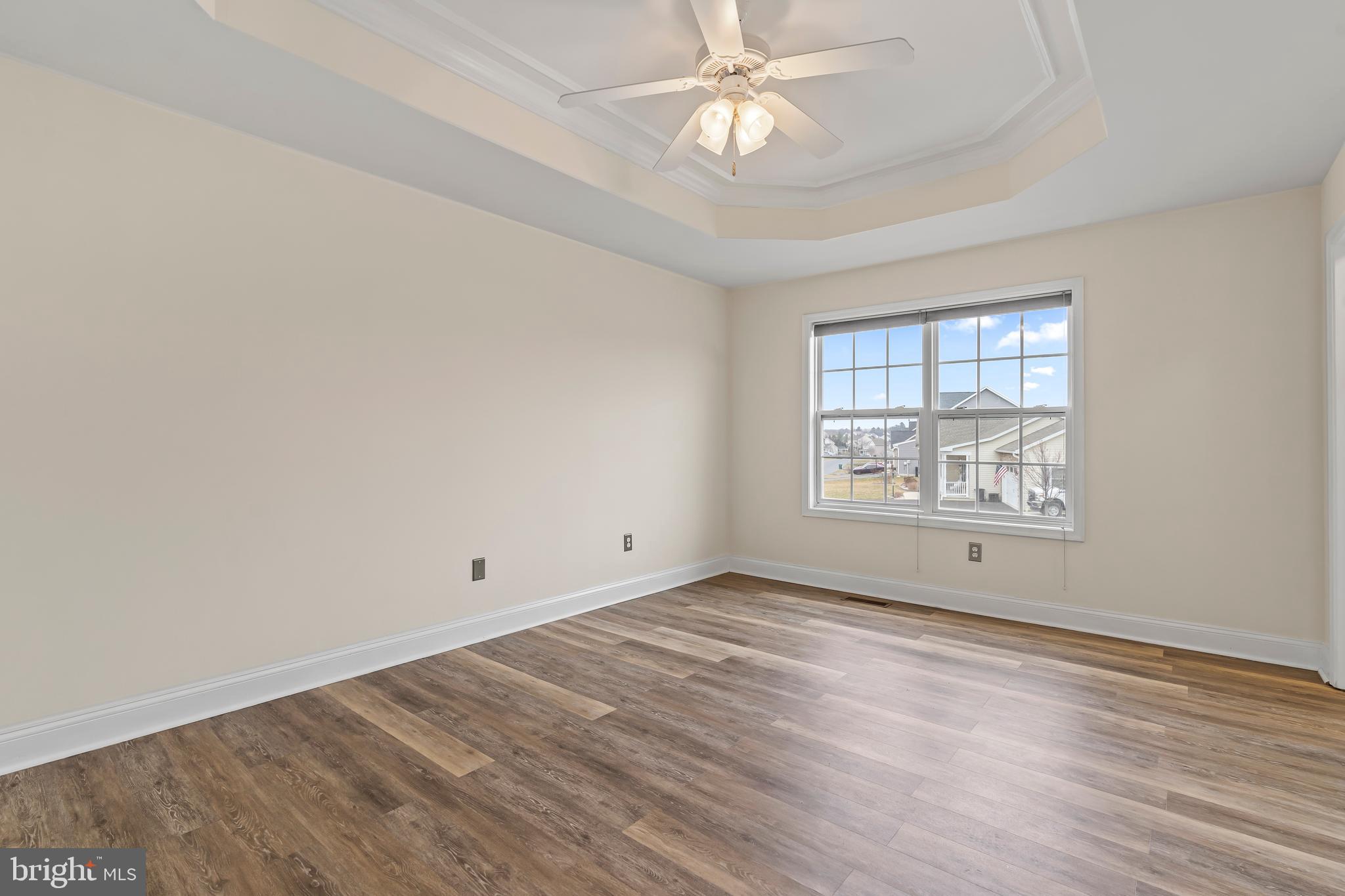 ROLLING HILLS - Residential