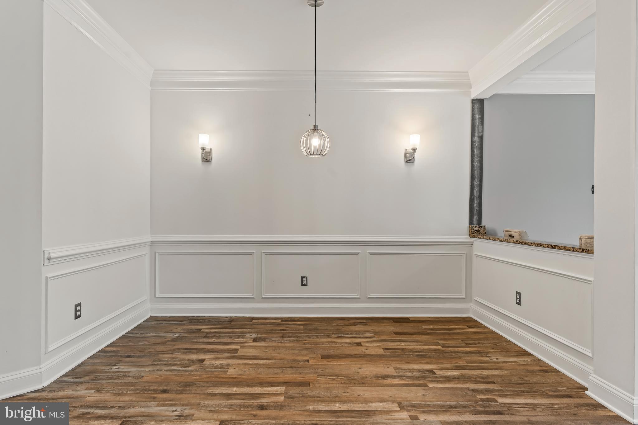 ROLLING HILLS - Residential