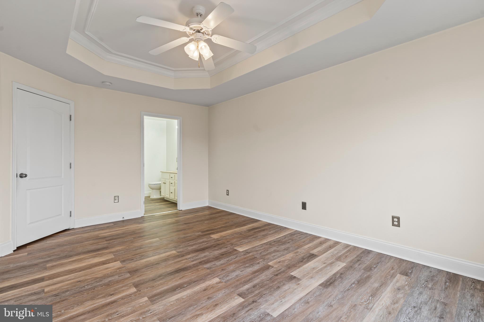 ROLLING HILLS - Residential