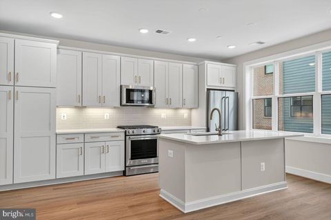 112 PEPPERELL STREET ALEXANDRIA VA 22301