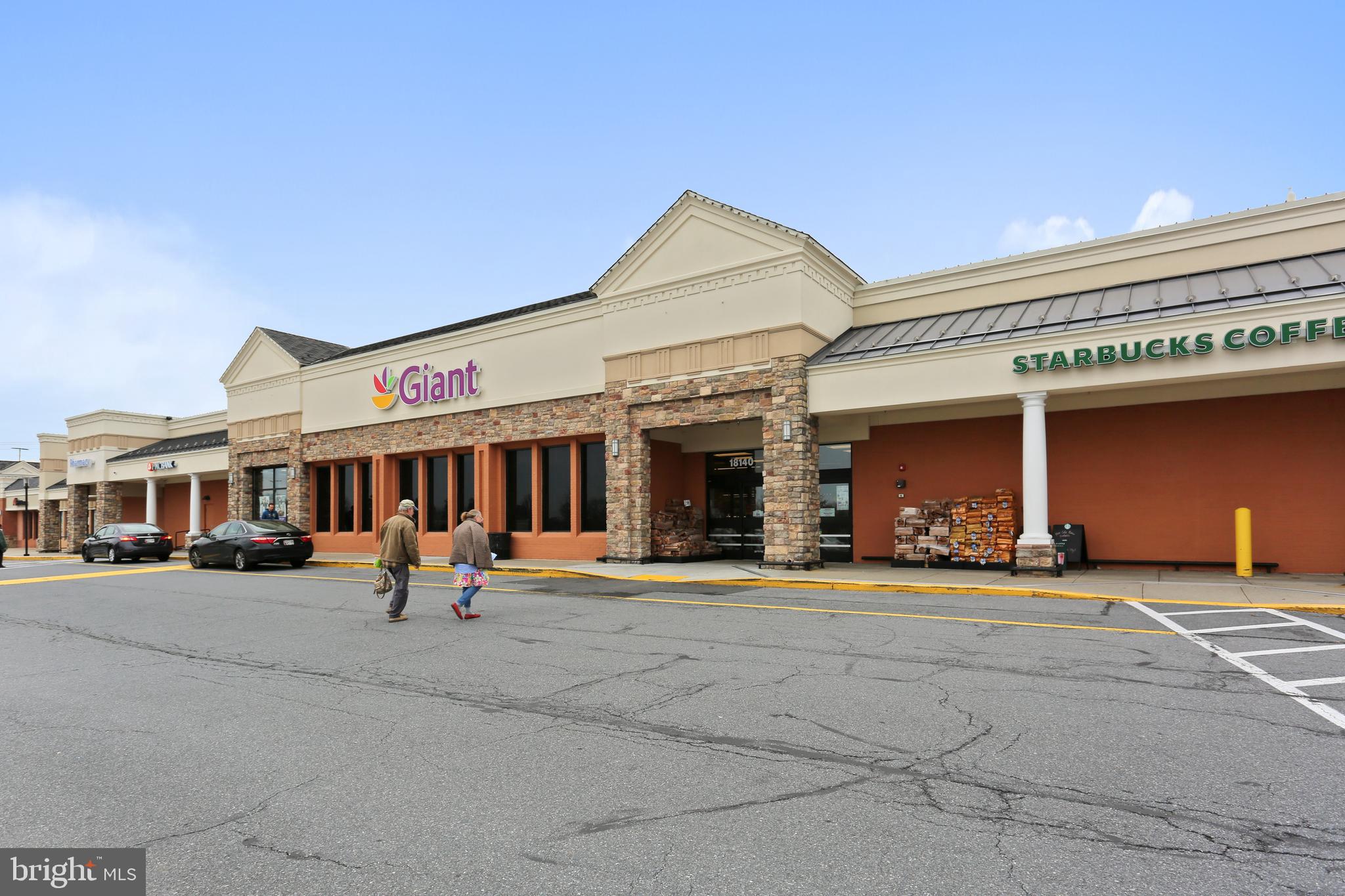 CAMELBACK VILLAGE - Residential