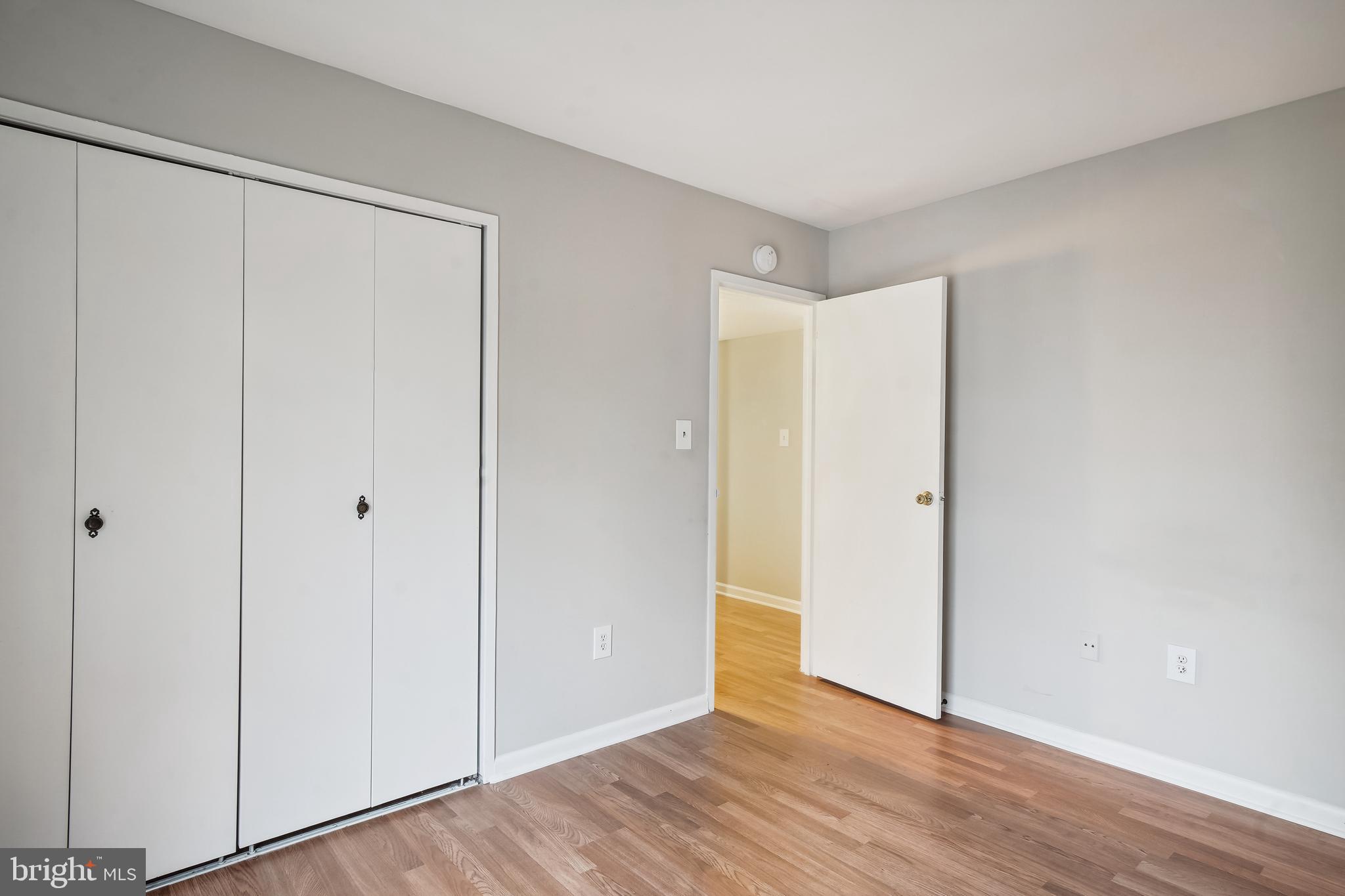 CAMELBACK VILLAGE - Residential