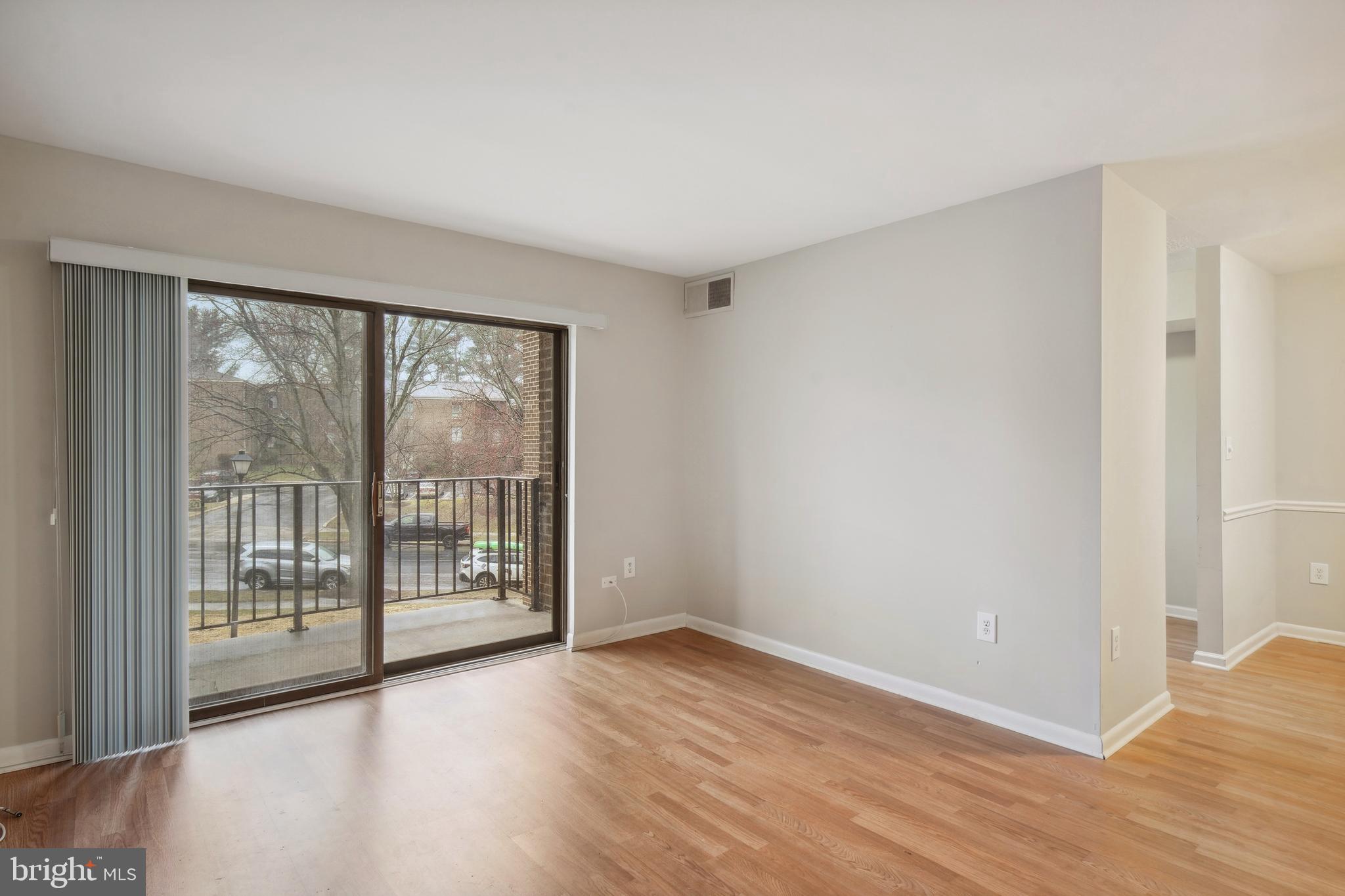 CAMELBACK VILLAGE - Residential