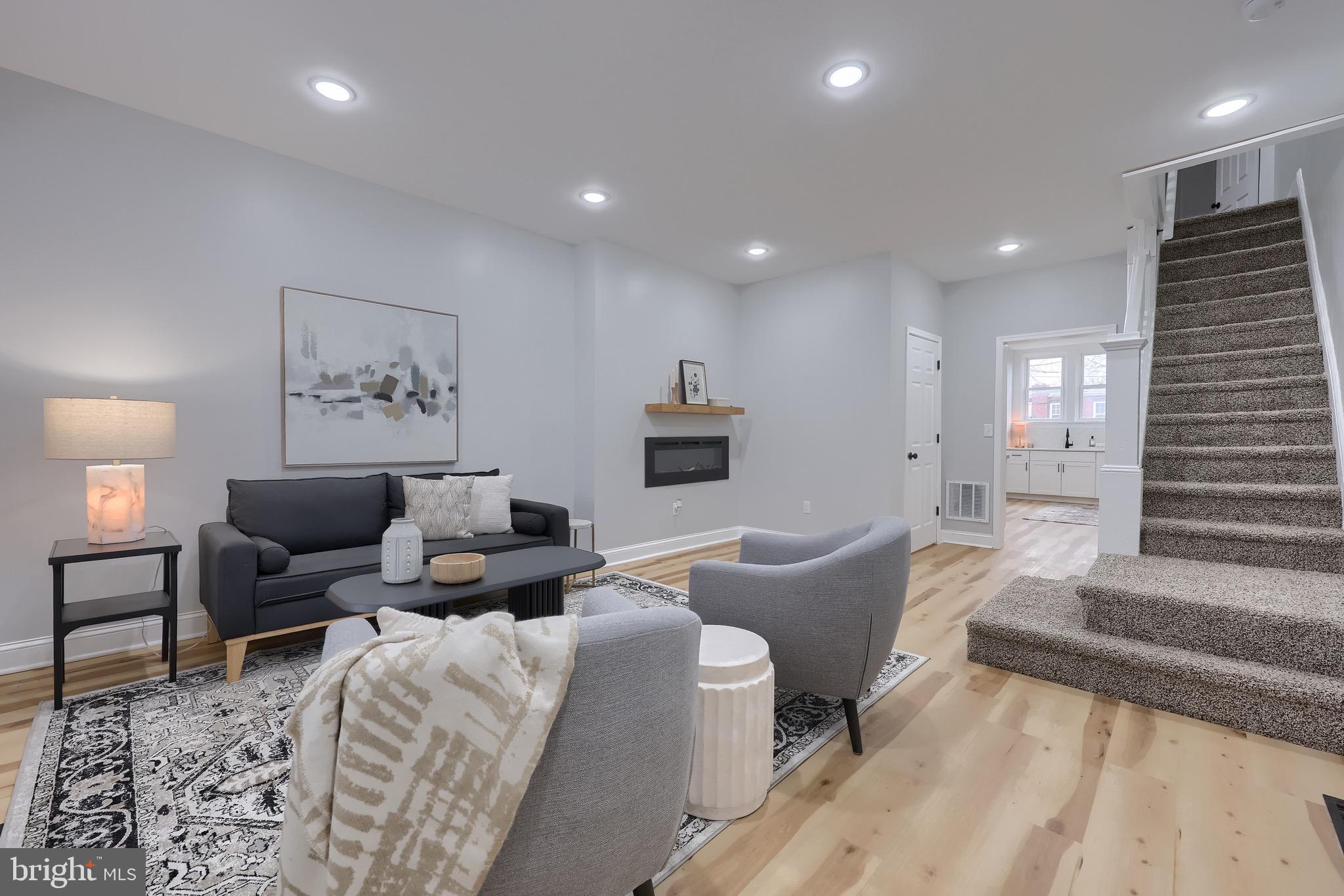 627 E MADISON STREET