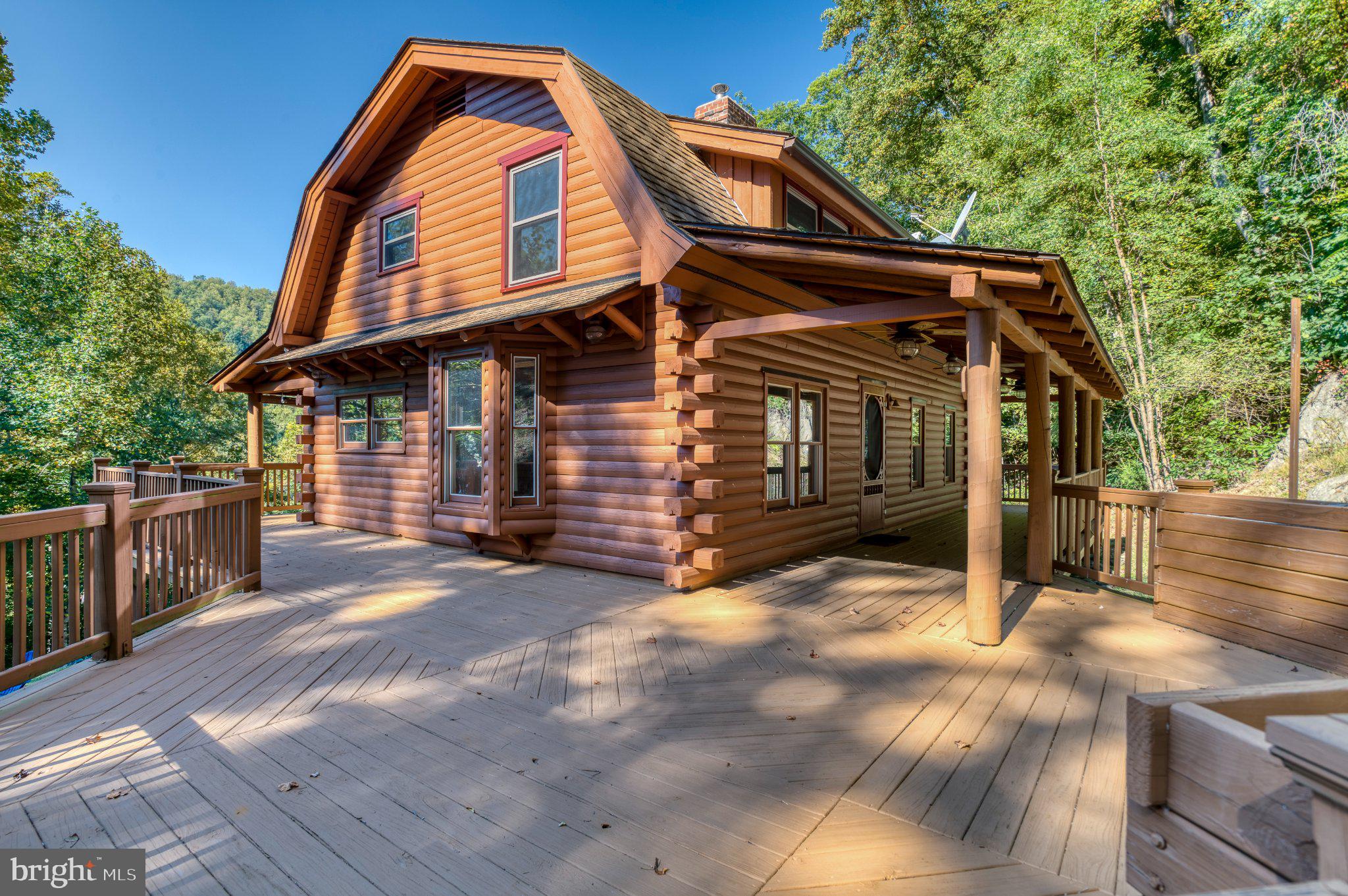 1048 COURTNEY HOLLOW LANE
