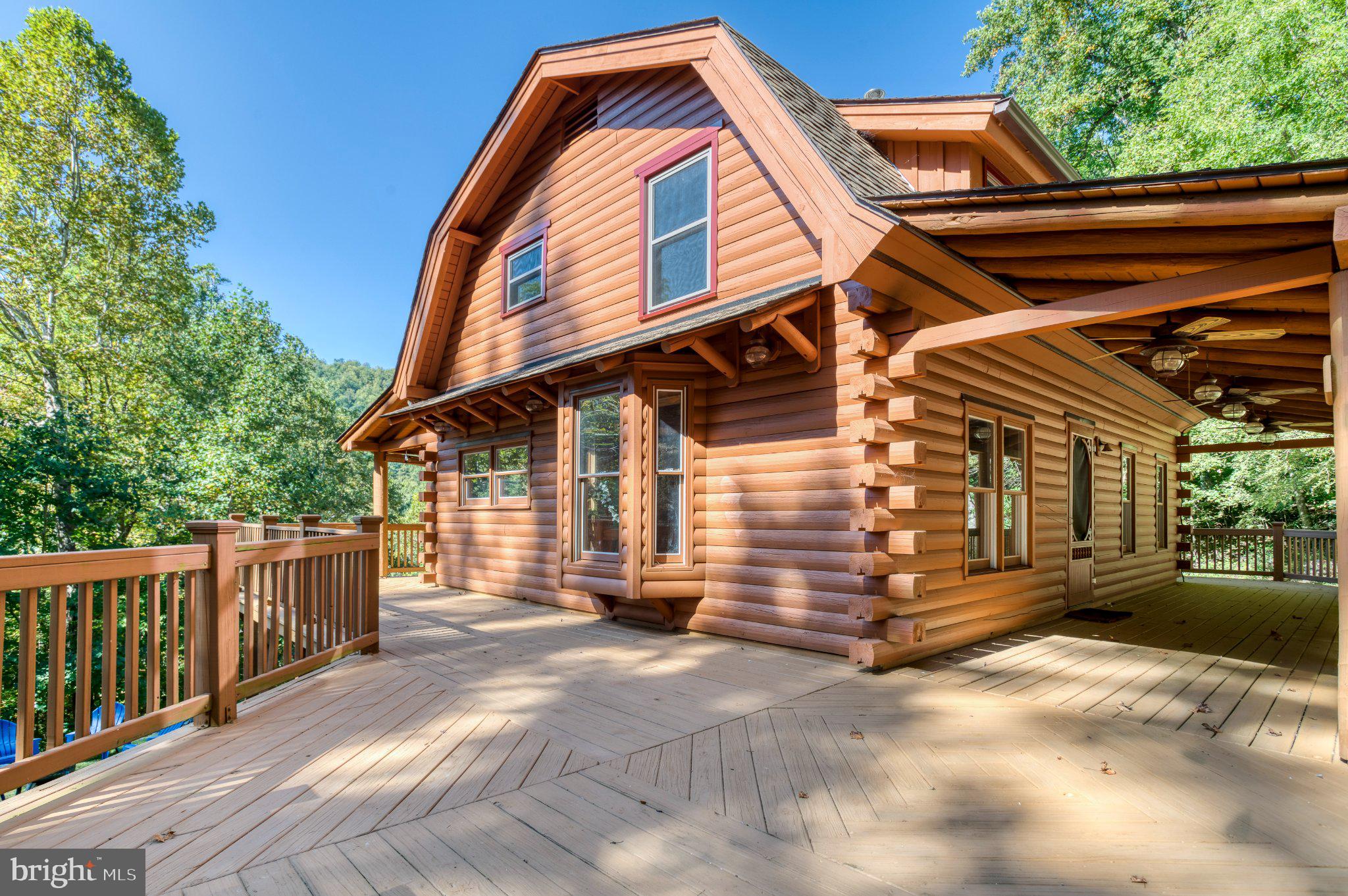 1048 COURTNEY HOLLOW LANE