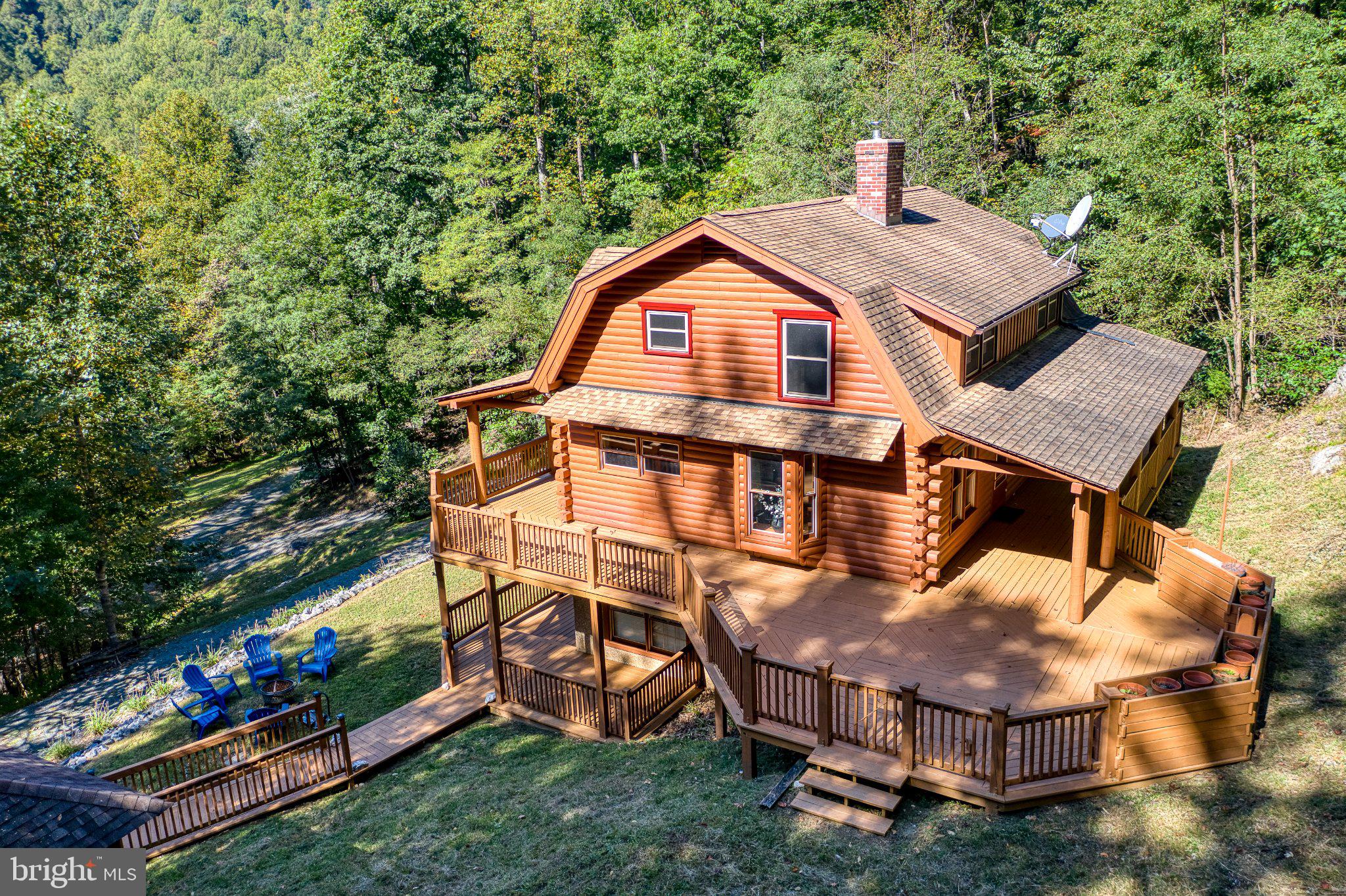 1048 COURTNEY HOLLOW LANE