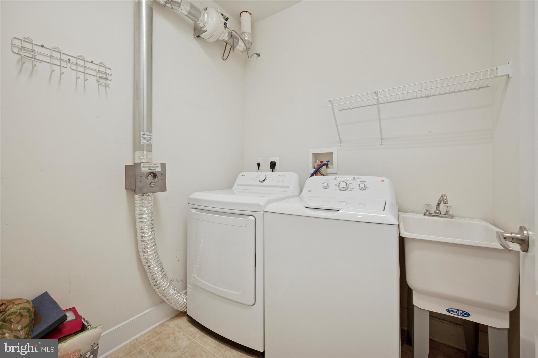 MERIDIAN VALLEY SQ - Residential