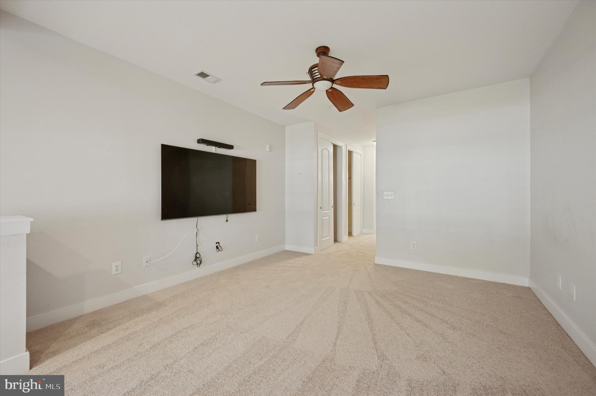 MERIDIAN VALLEY SQ - Residential