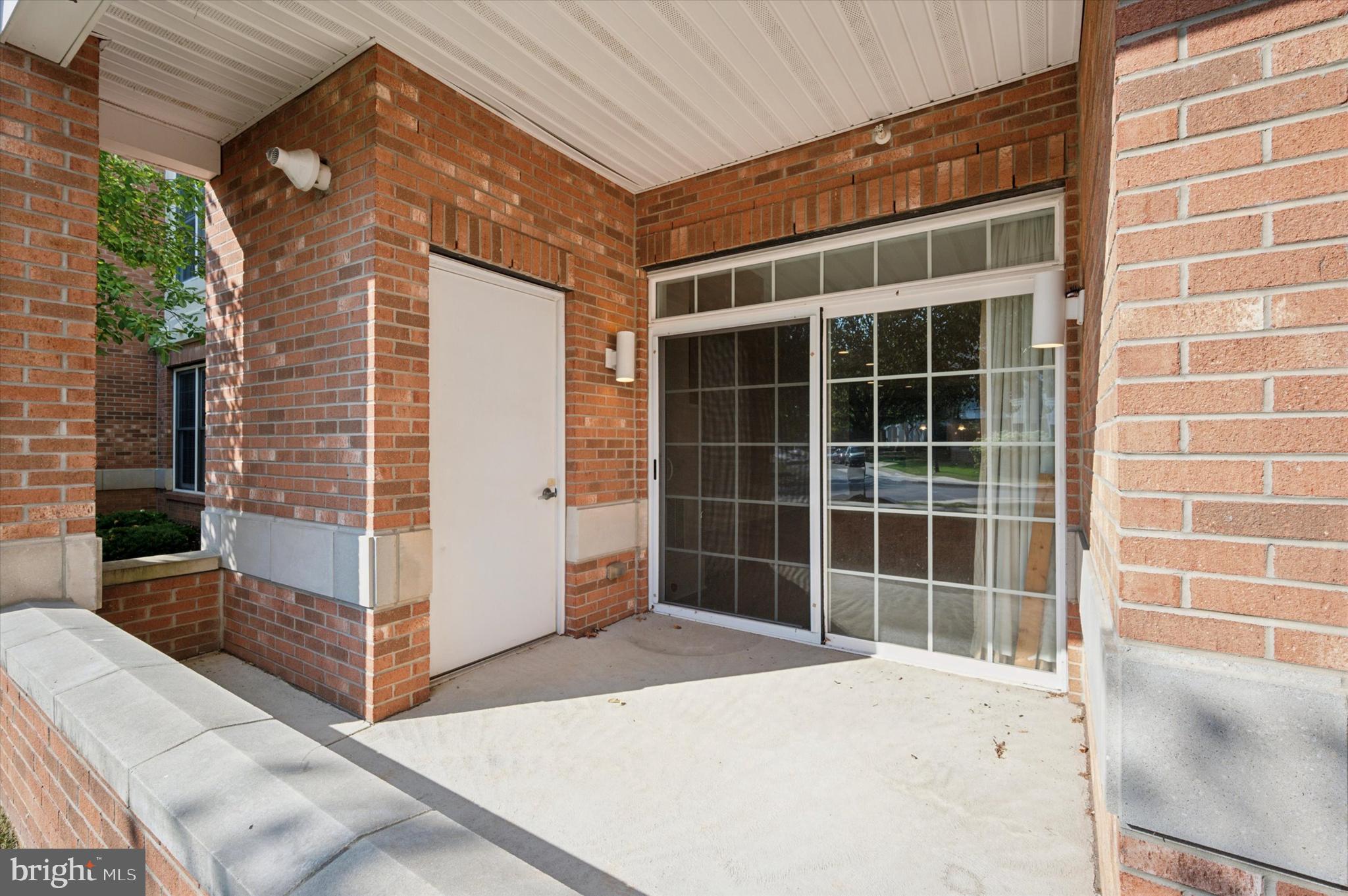 MERIDIAN VALLEY SQ - Residential