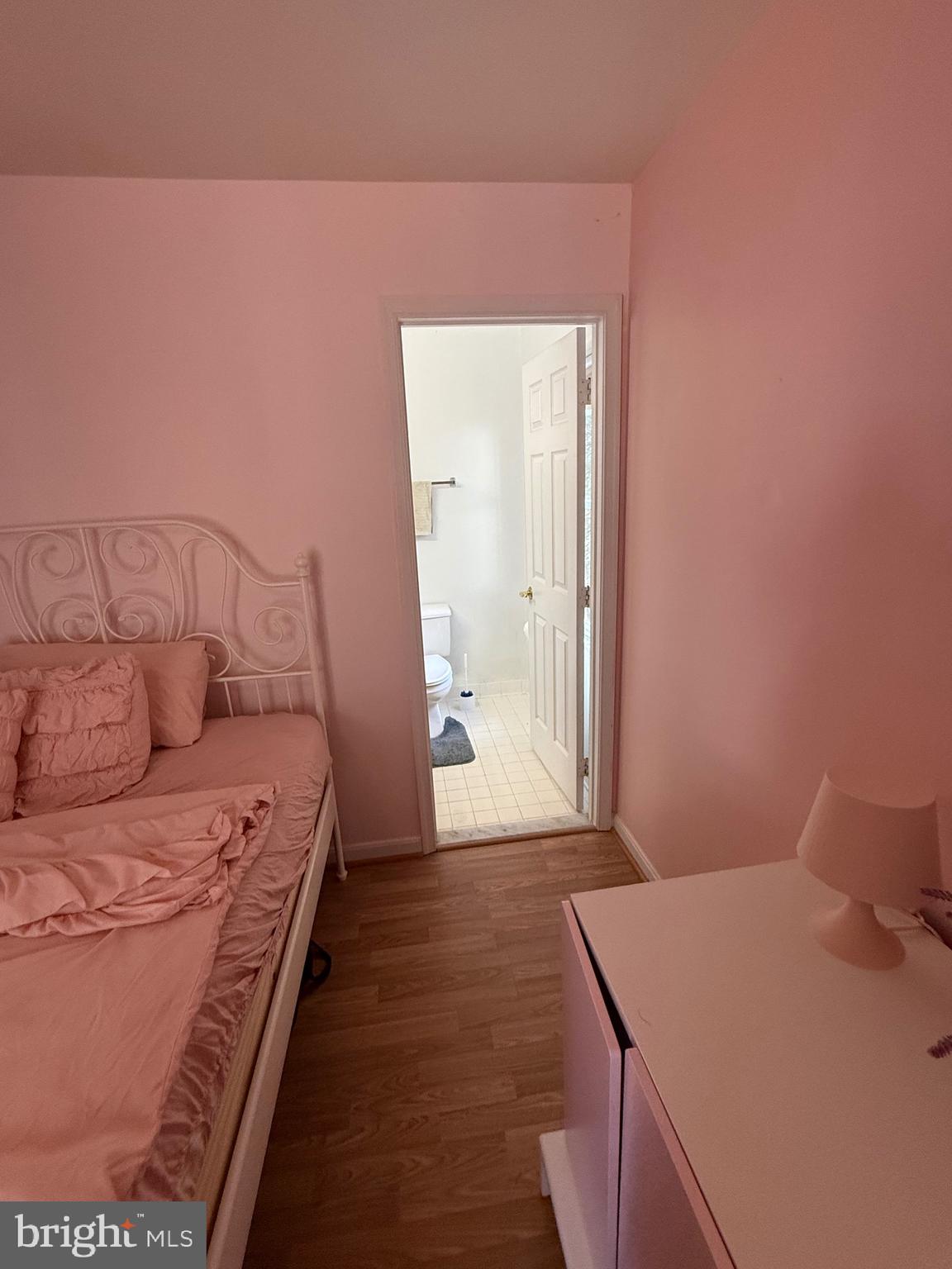 QUINCE ORCHARD KNOLLS - Residential