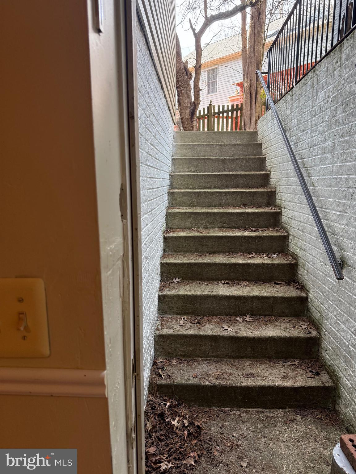 QUINCE ORCHARD KNOLLS - Residential