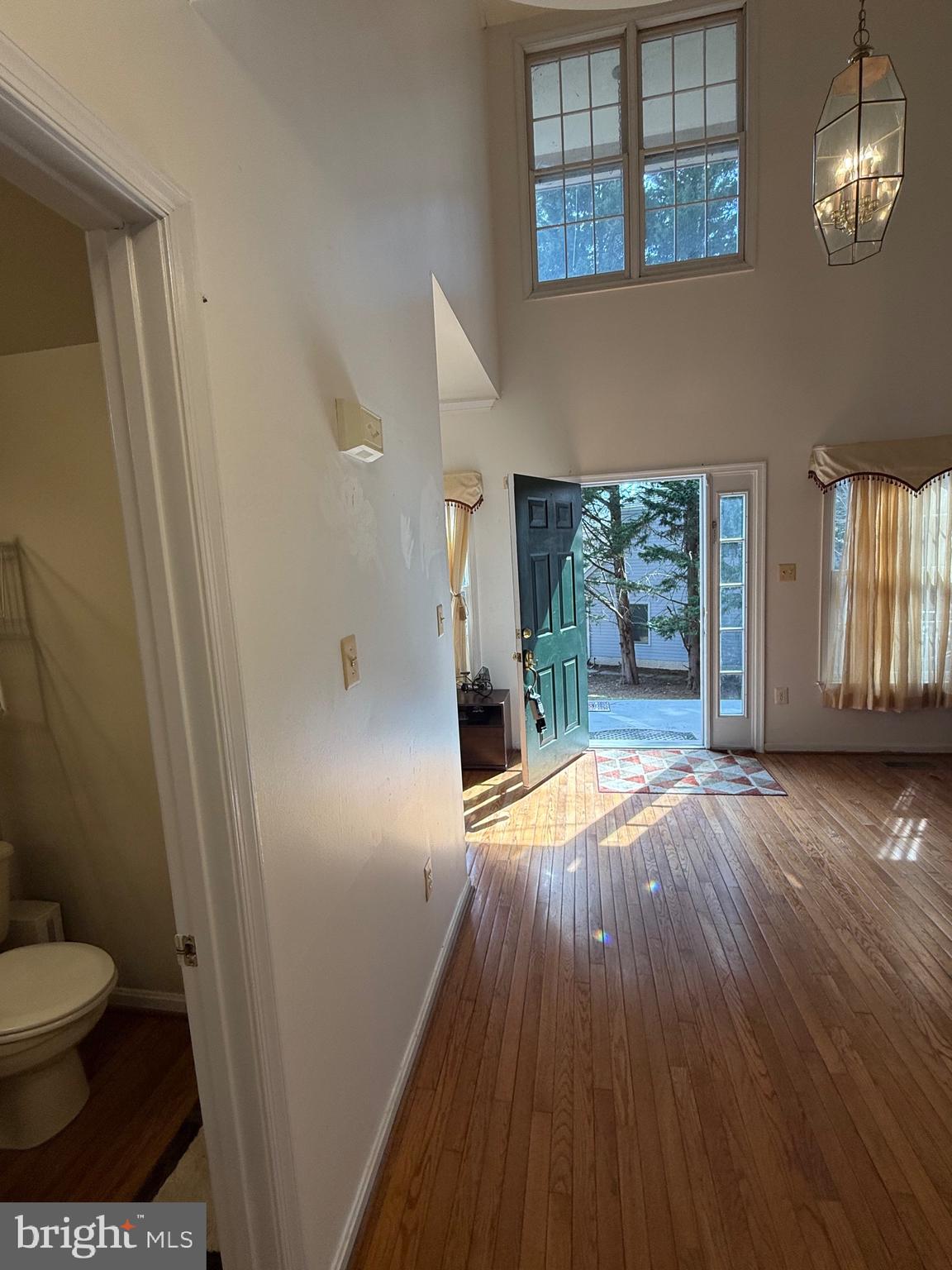 QUINCE ORCHARD KNOLLS - Residential