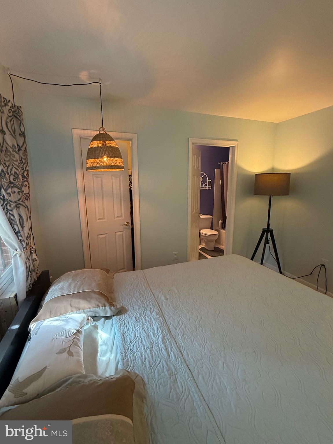 QUINCE ORCHARD KNOLLS - Residential