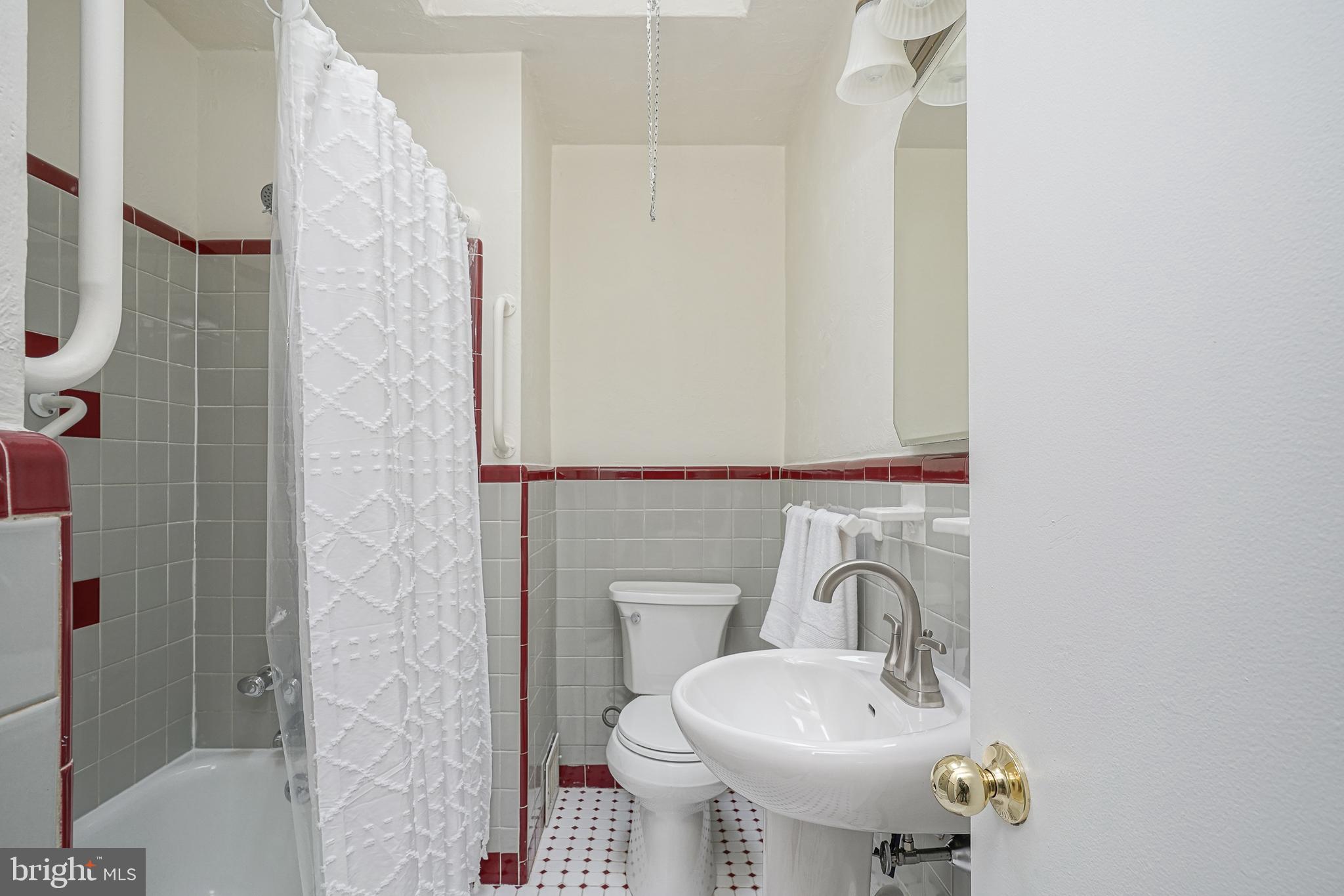 LOWER MOYAMENSING - Residential