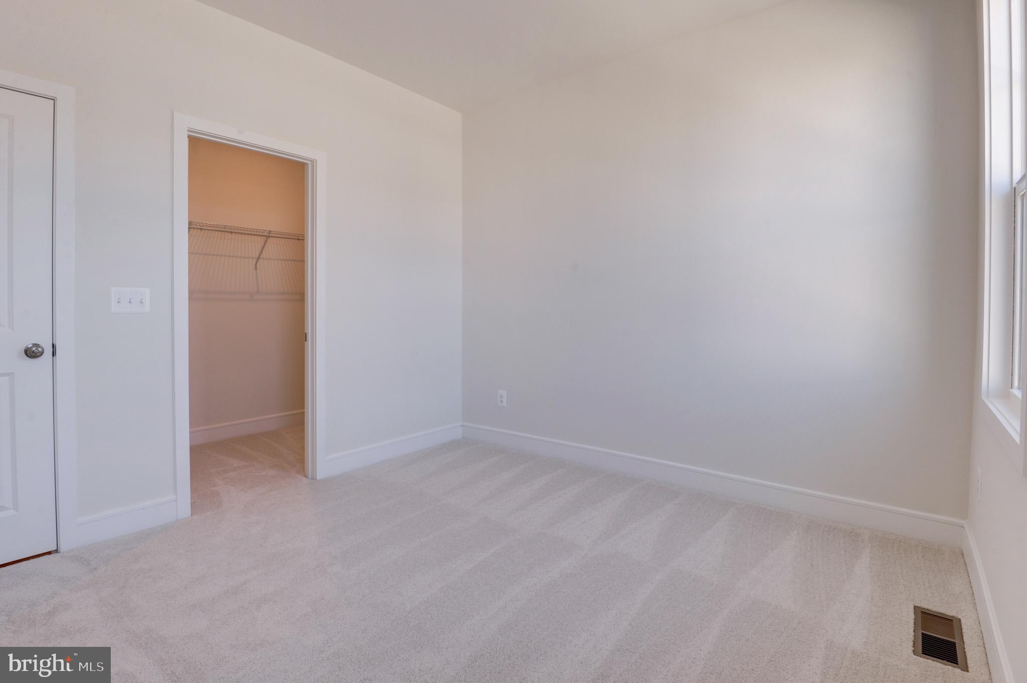 LAKE FREDERICK - Residential Lease