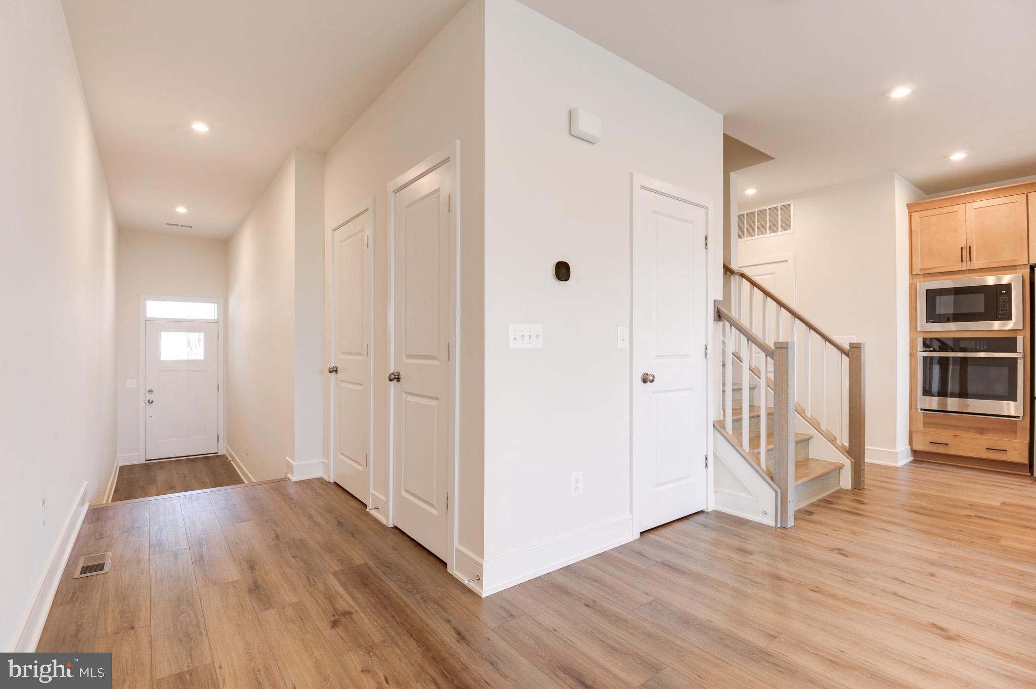 LAKE FREDERICK - Residential Lease