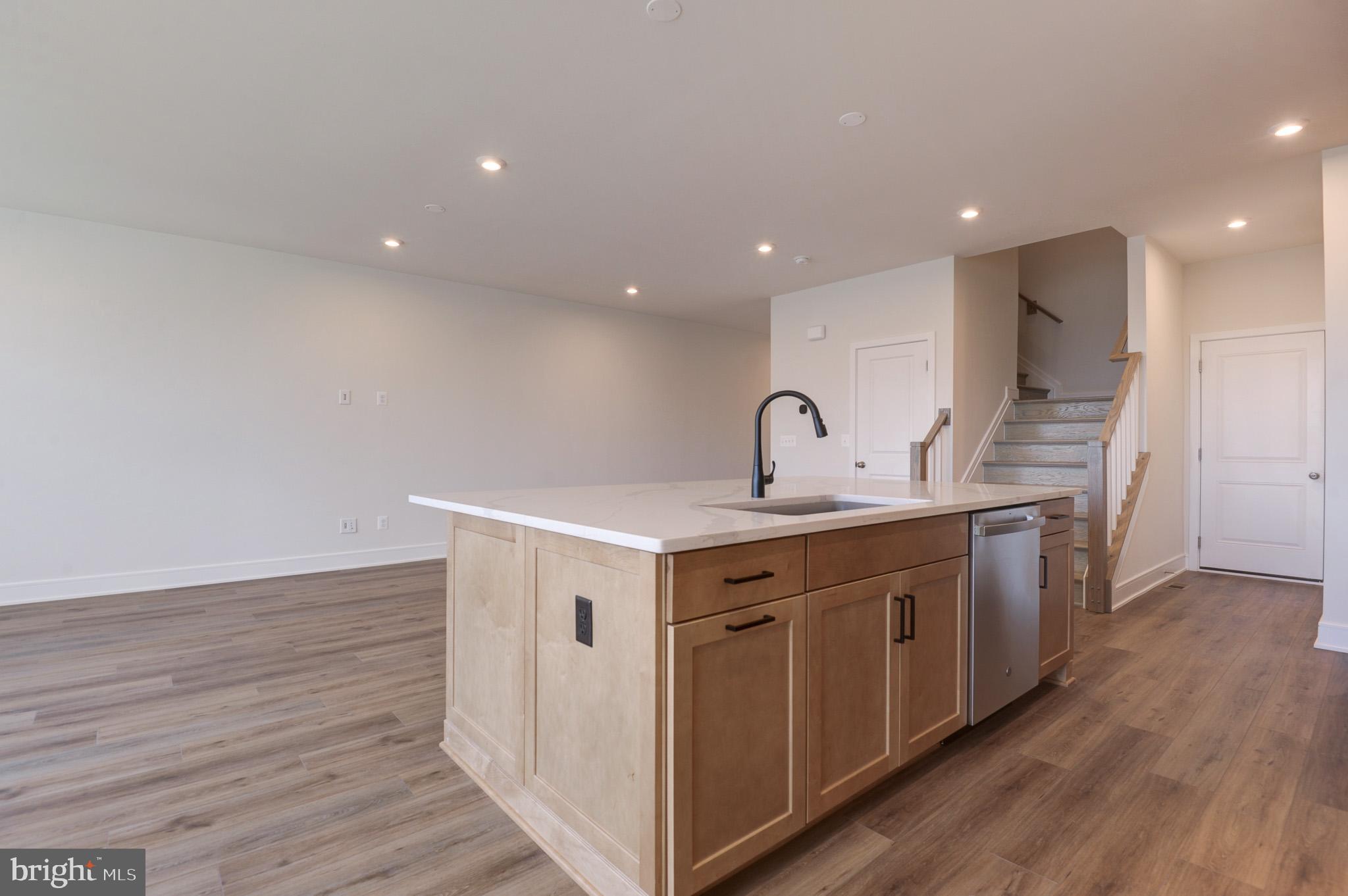 LAKE FREDERICK - Residential Lease