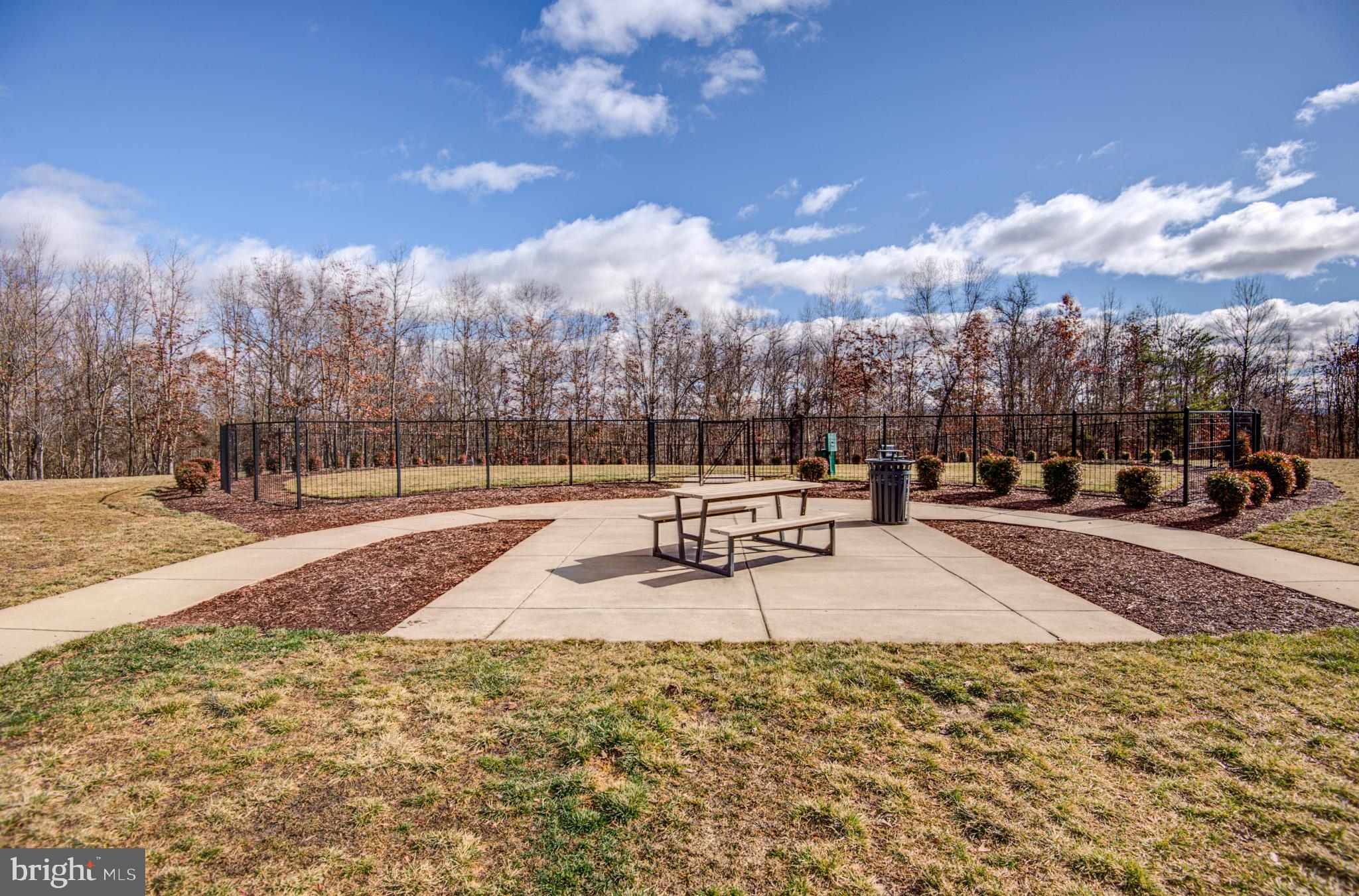 LAKE FREDERICK - Residential Lease