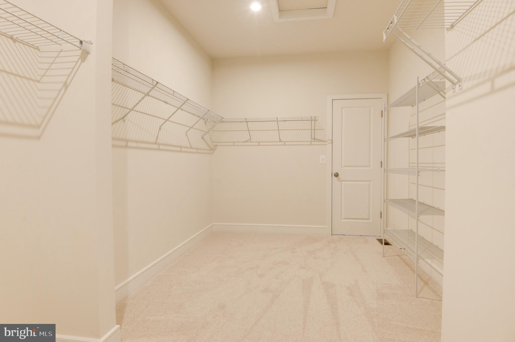 LAKE FREDERICK - Residential Lease