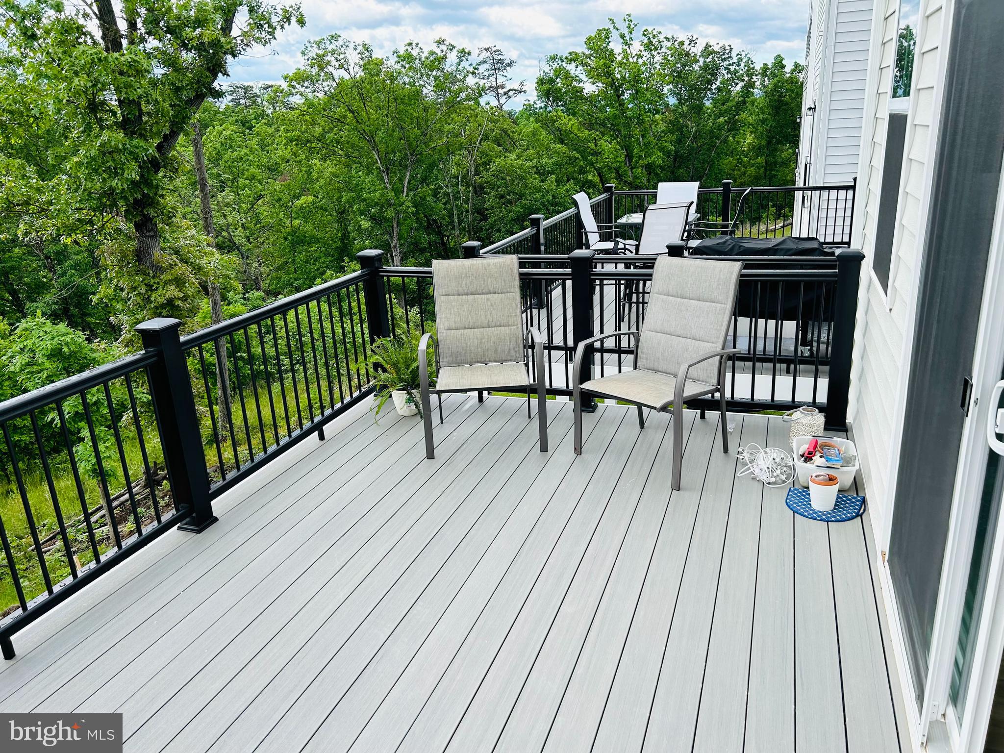 LAKE FREDERICK - Residential Lease