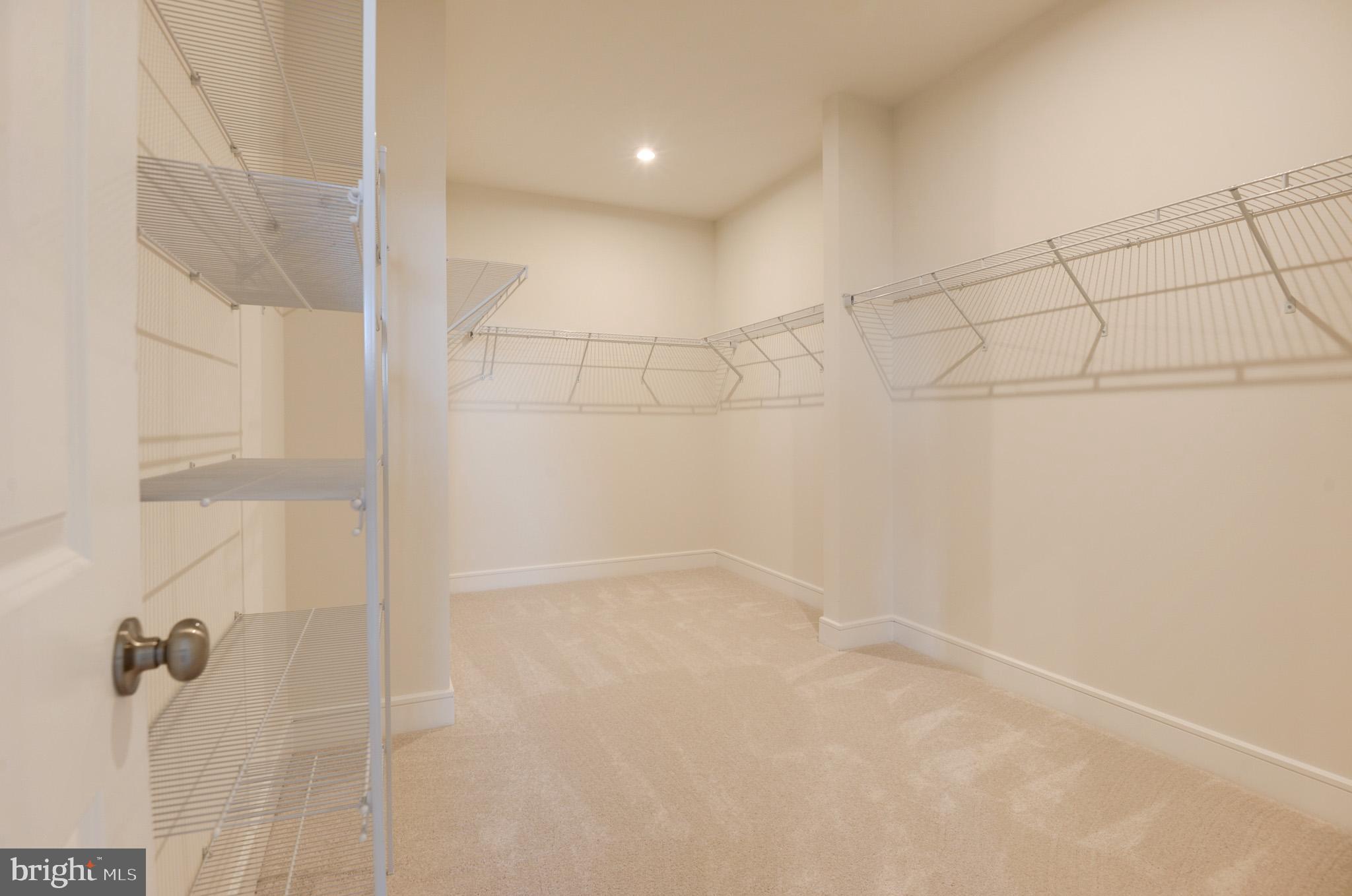 LAKE FREDERICK - Residential Lease