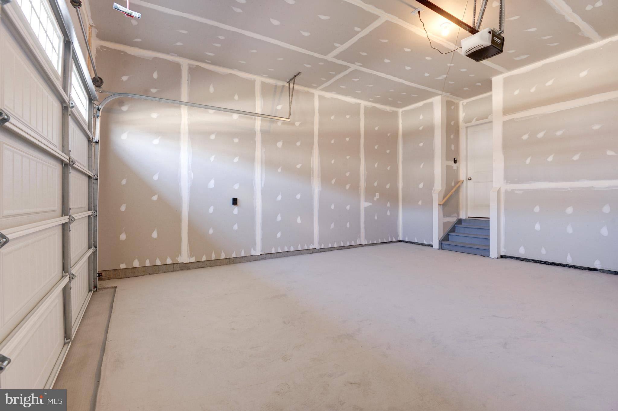 LAKE FREDERICK - Residential Lease