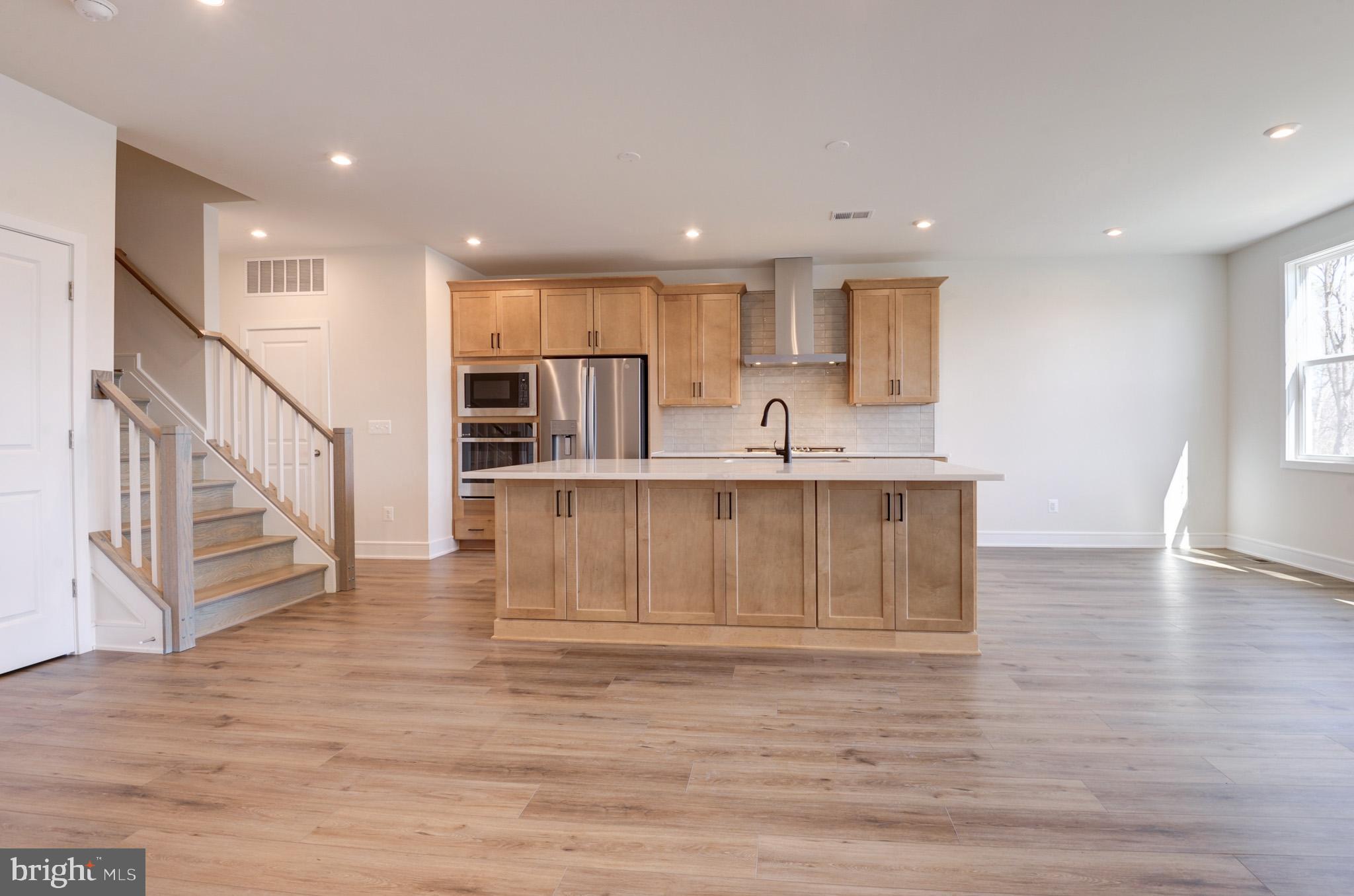 LAKE FREDERICK - Residential Lease