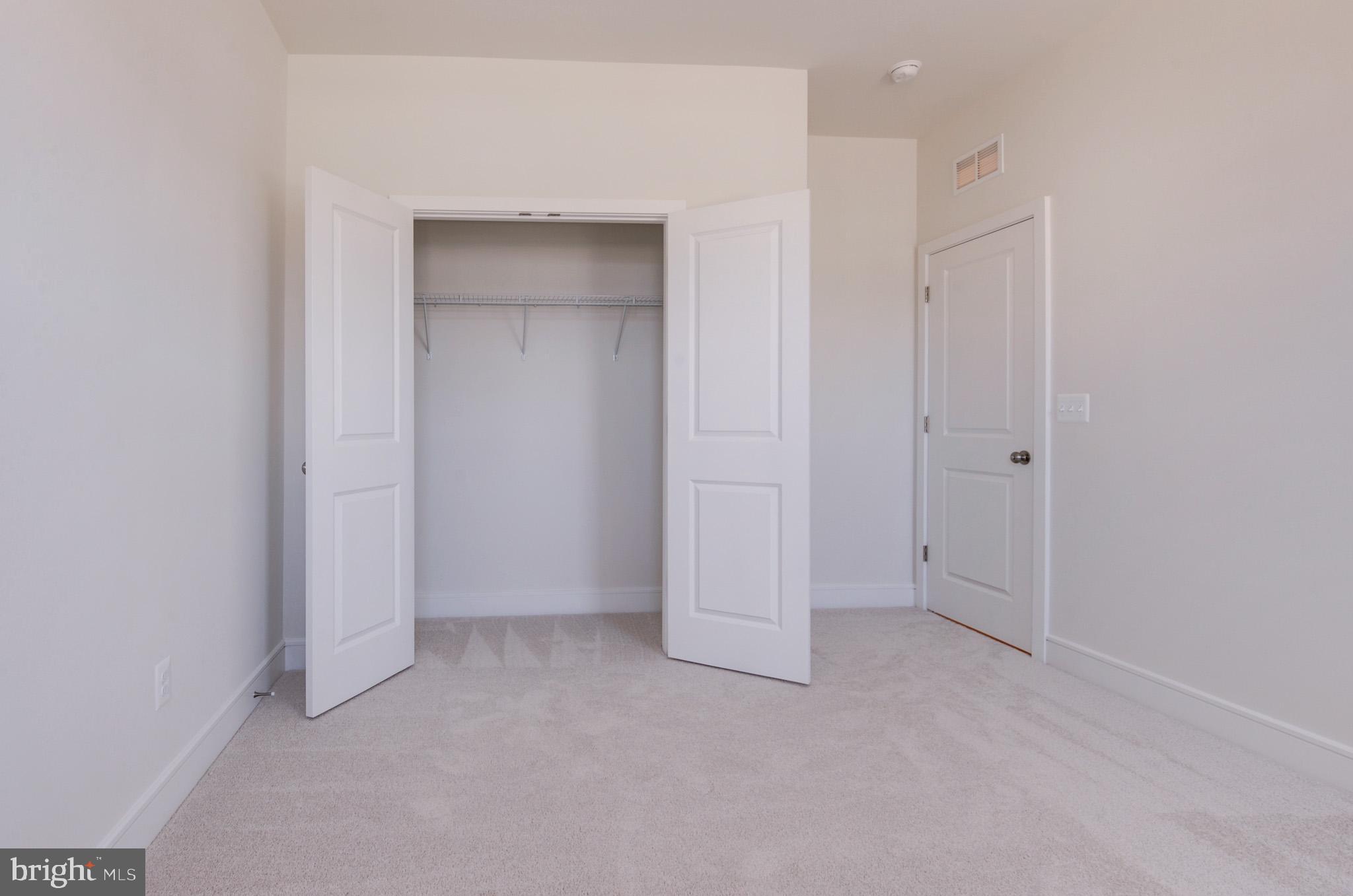 LAKE FREDERICK - Residential Lease