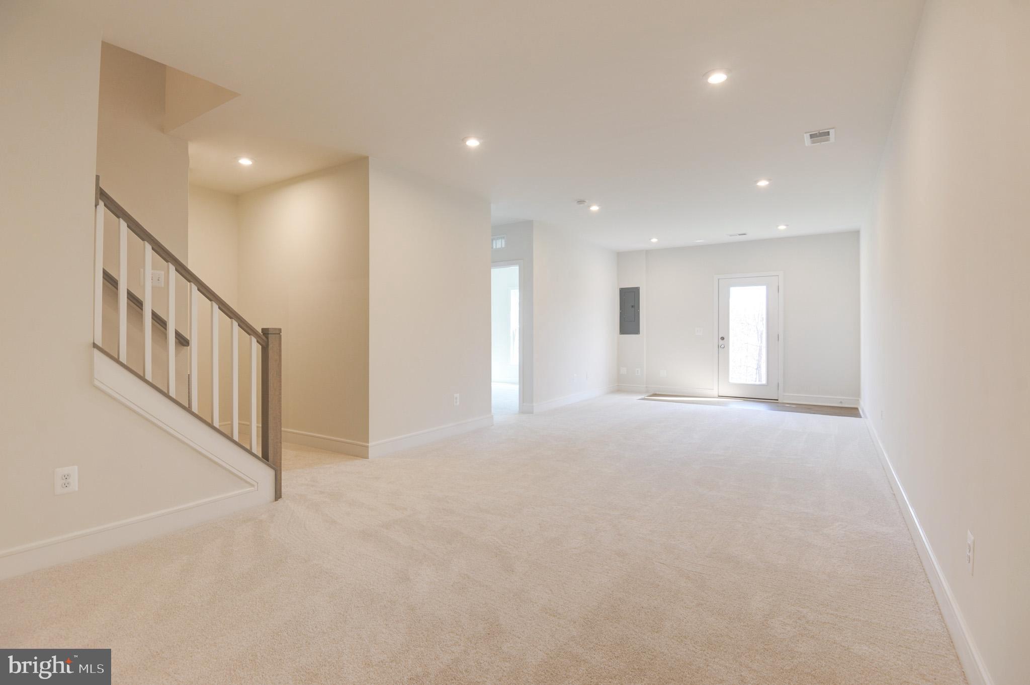 LAKE FREDERICK - Residential Lease