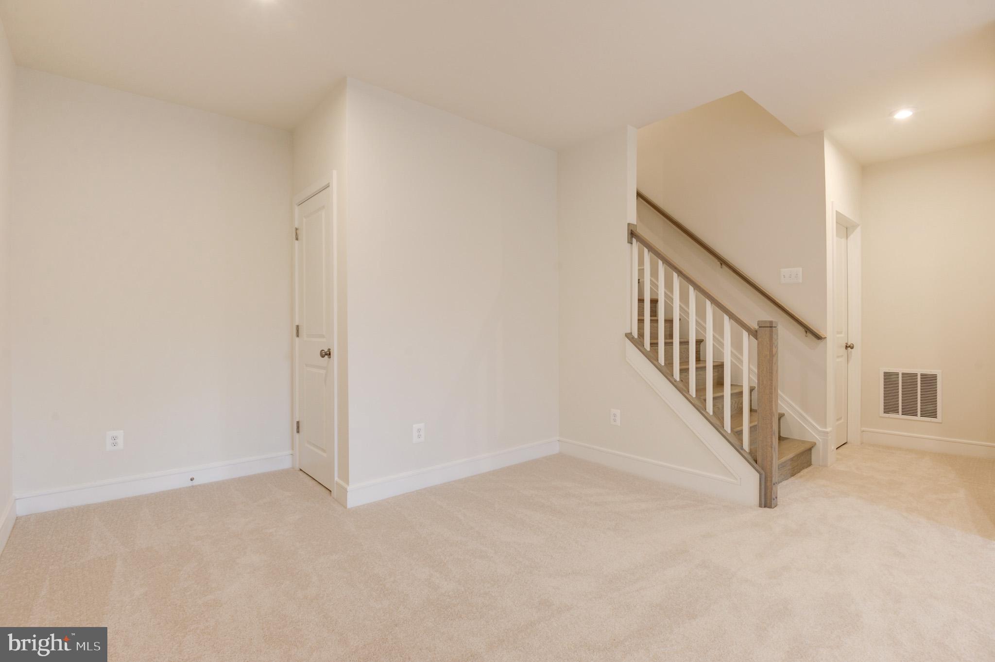 LAKE FREDERICK - Residential Lease