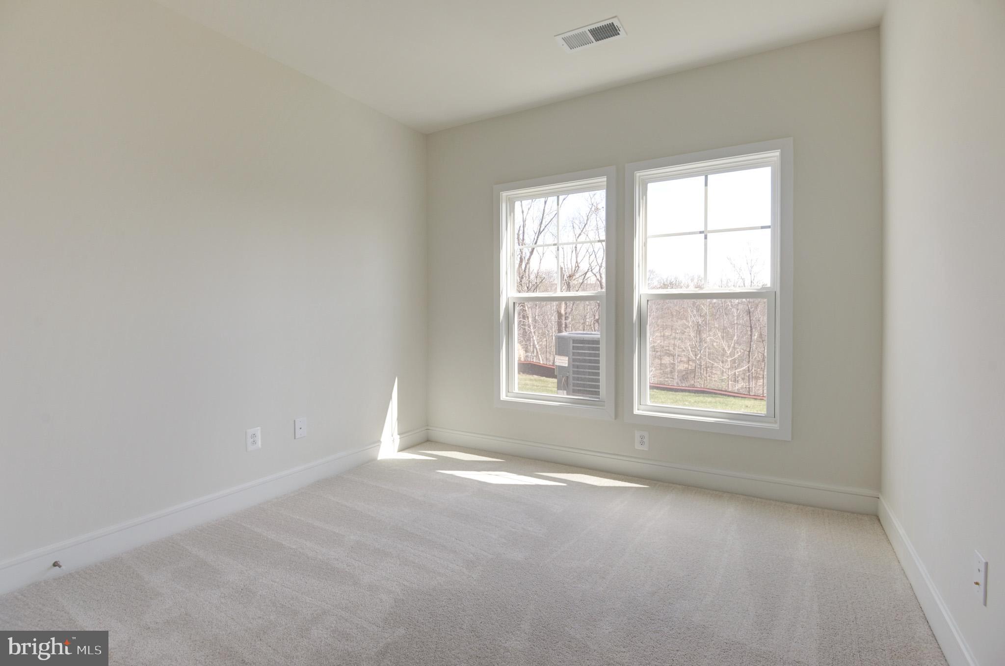 LAKE FREDERICK - Residential Lease