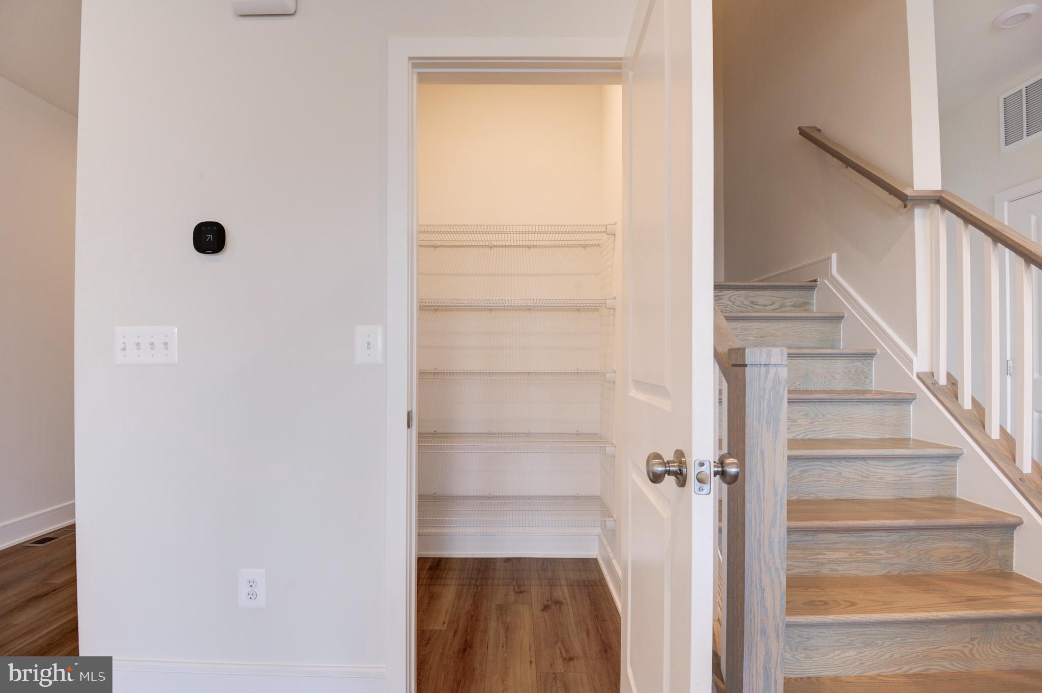 LAKE FREDERICK - Residential Lease