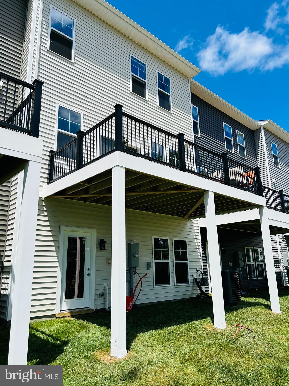 LAKE FREDERICK - Residential Lease