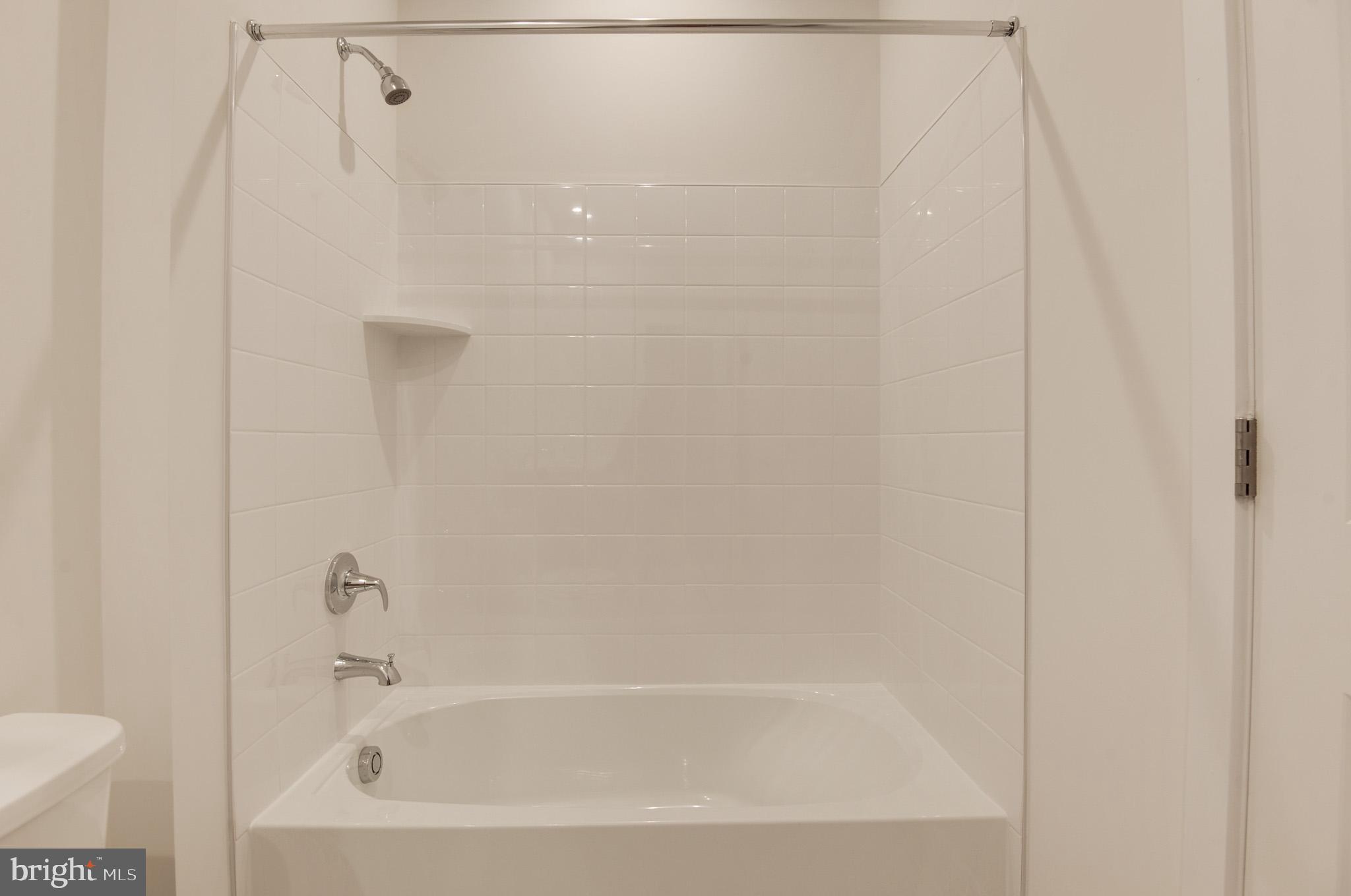 LAKE FREDERICK - Residential Lease