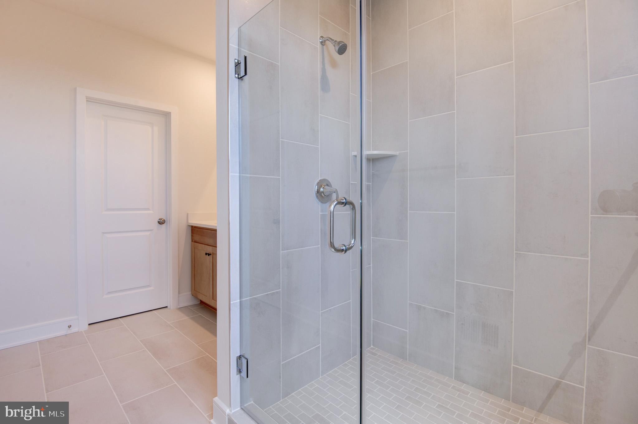 LAKE FREDERICK - Residential Lease