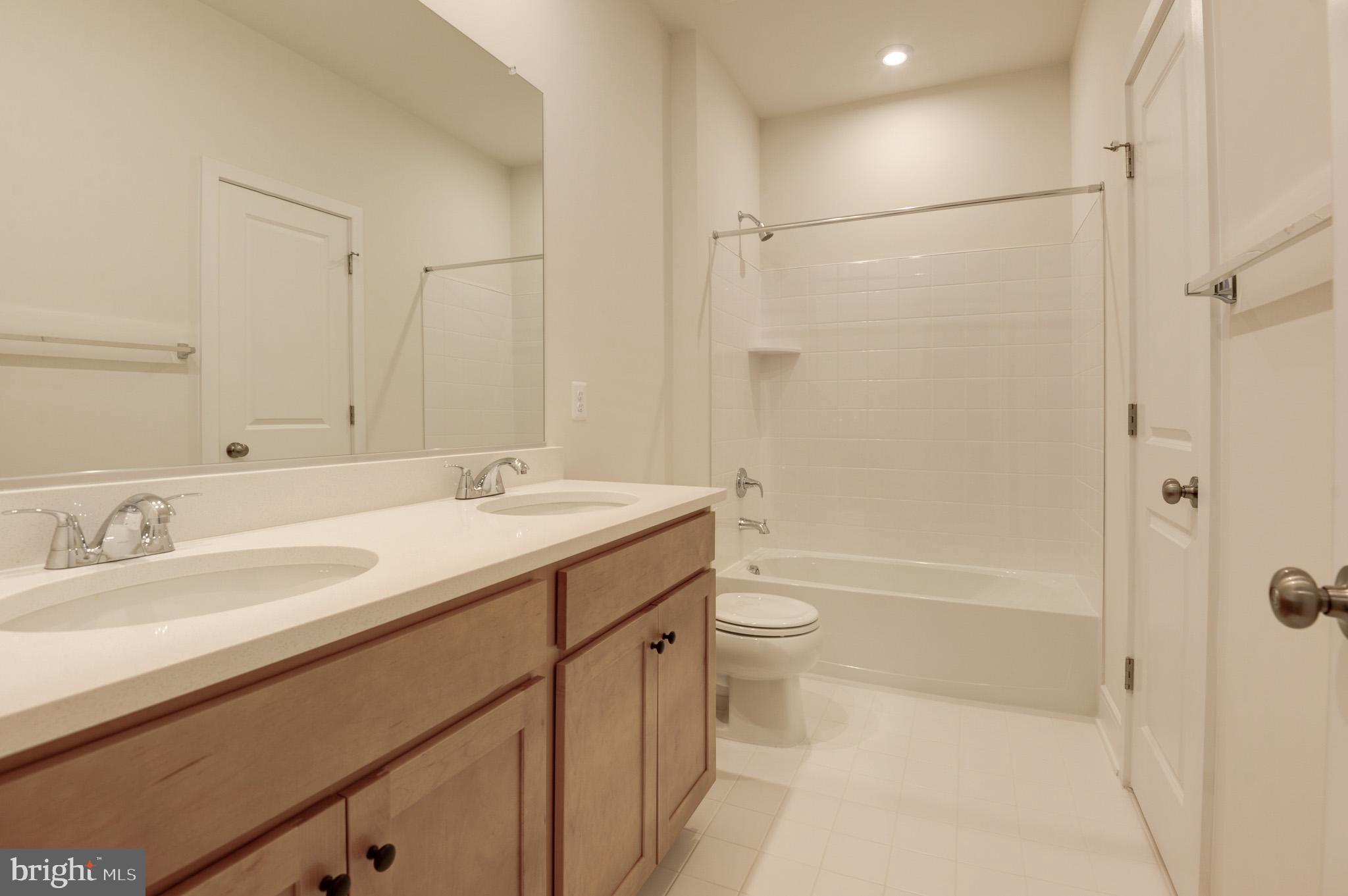 LAKE FREDERICK - Residential Lease