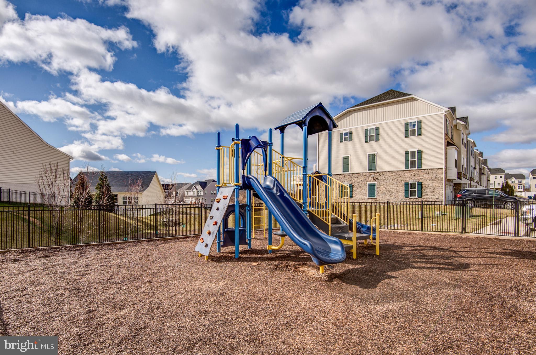 LAKE FREDERICK - Residential Lease