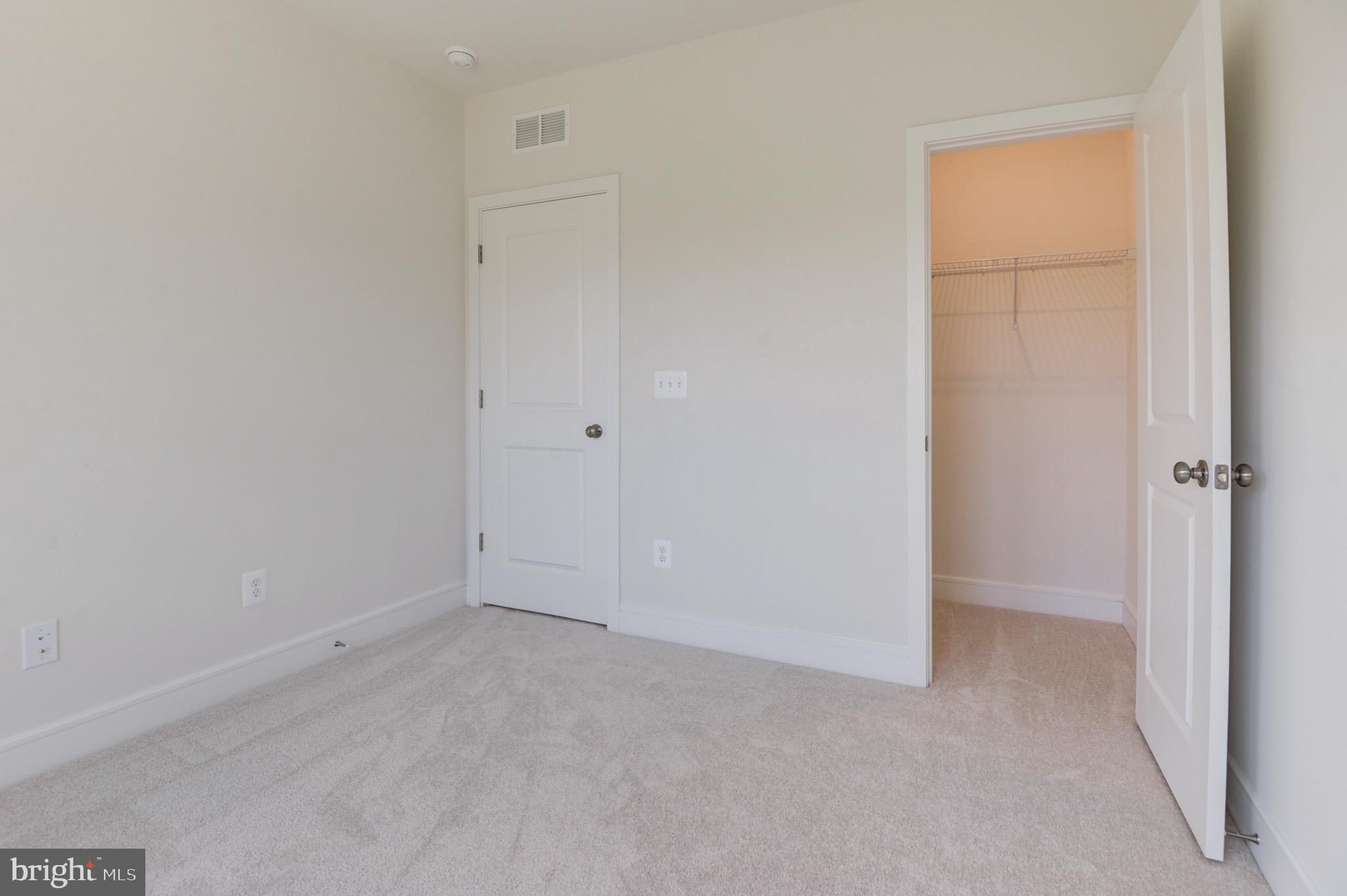 LAKE FREDERICK - Residential Lease