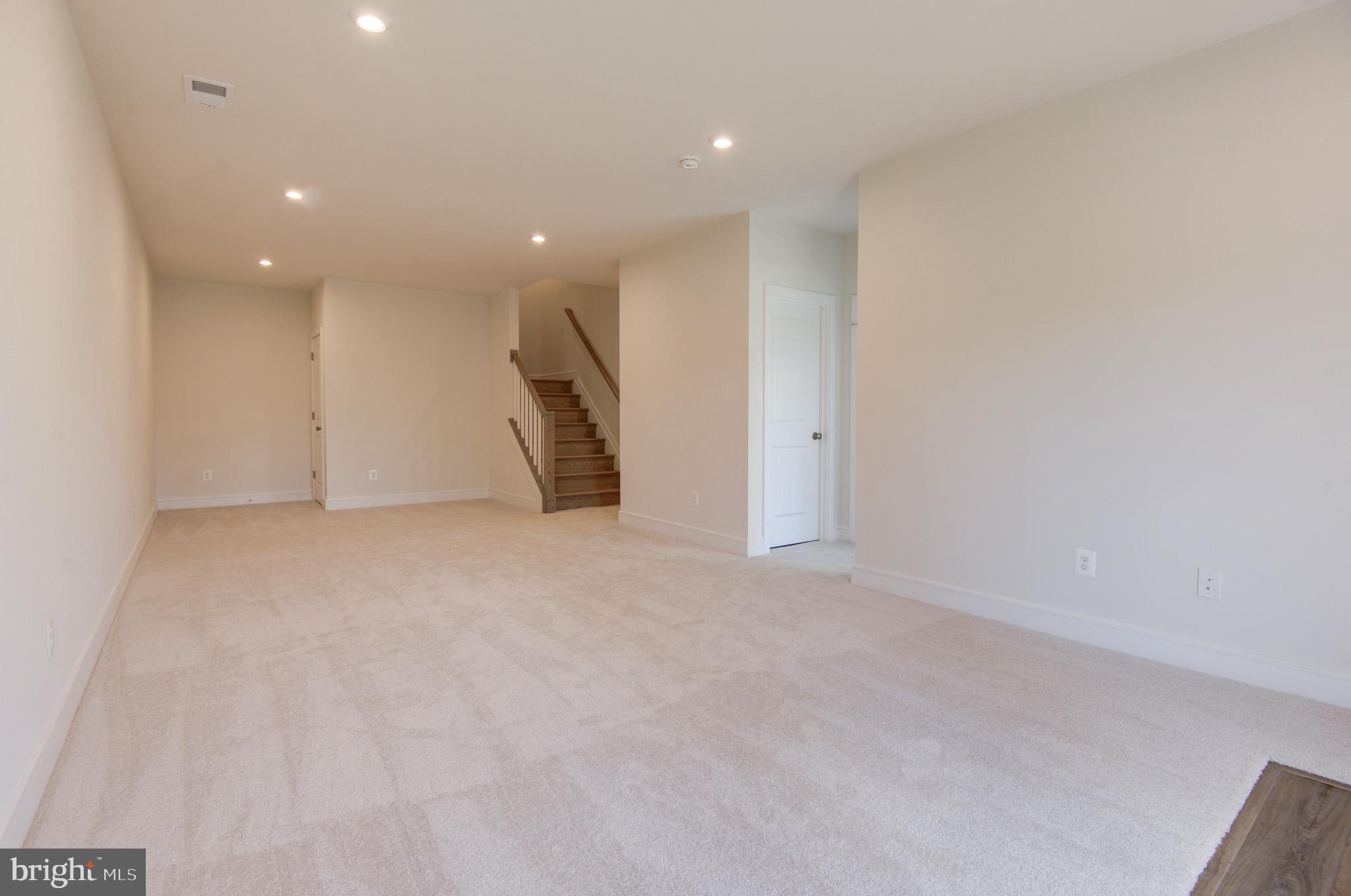 LAKE FREDERICK - Residential Lease