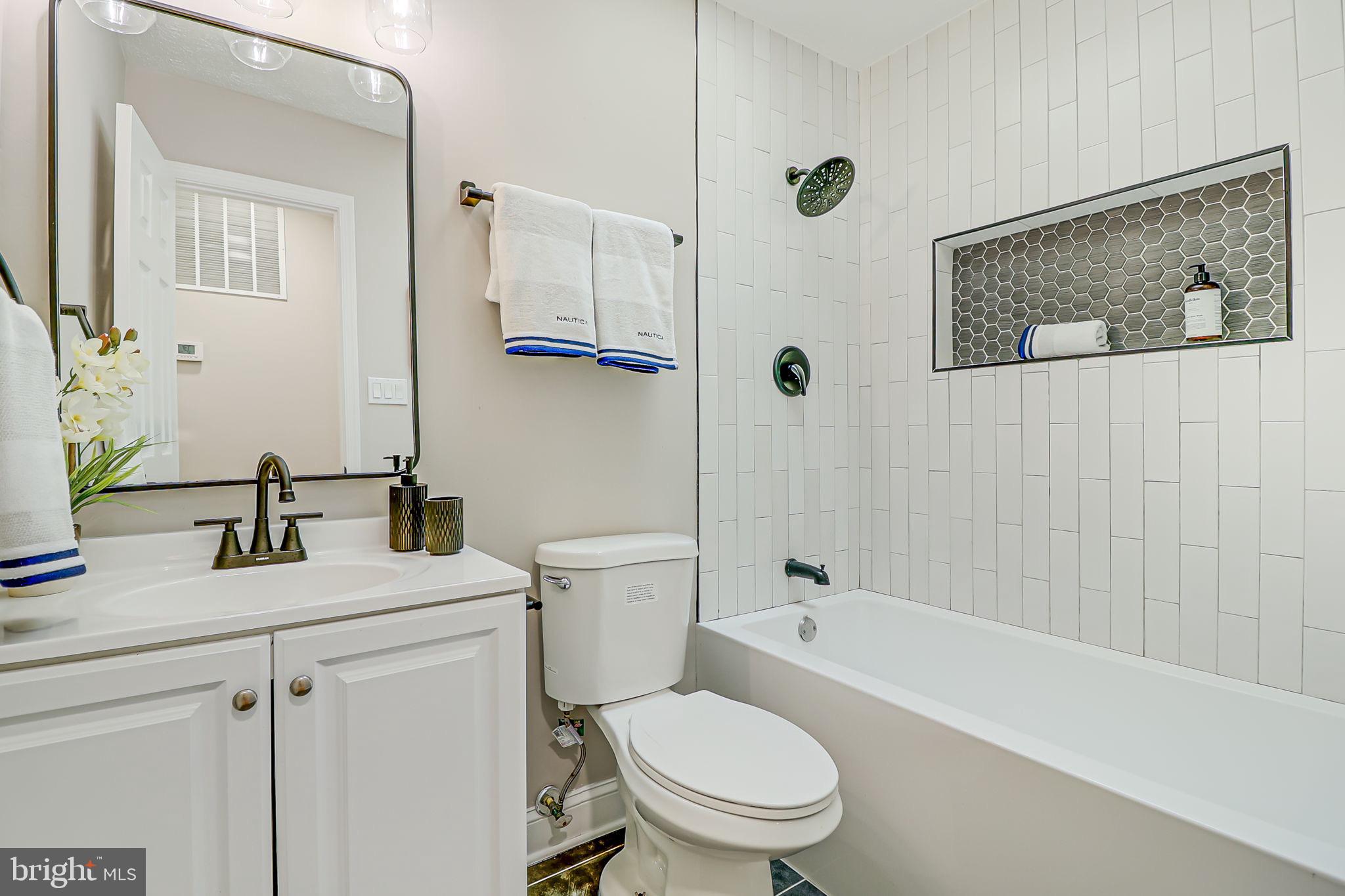 CLEARVIEW MANOR - Residential