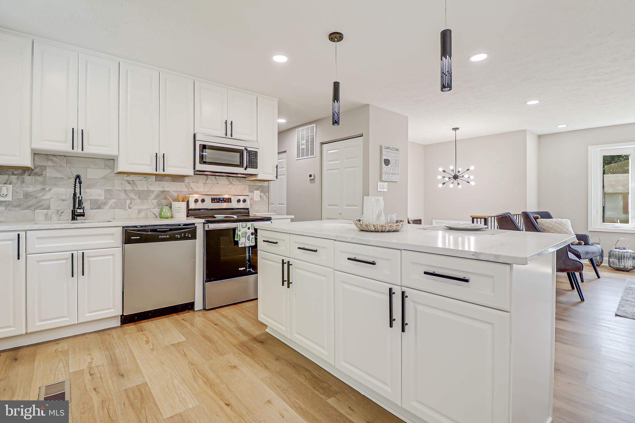 CLEARVIEW MANOR - Residential