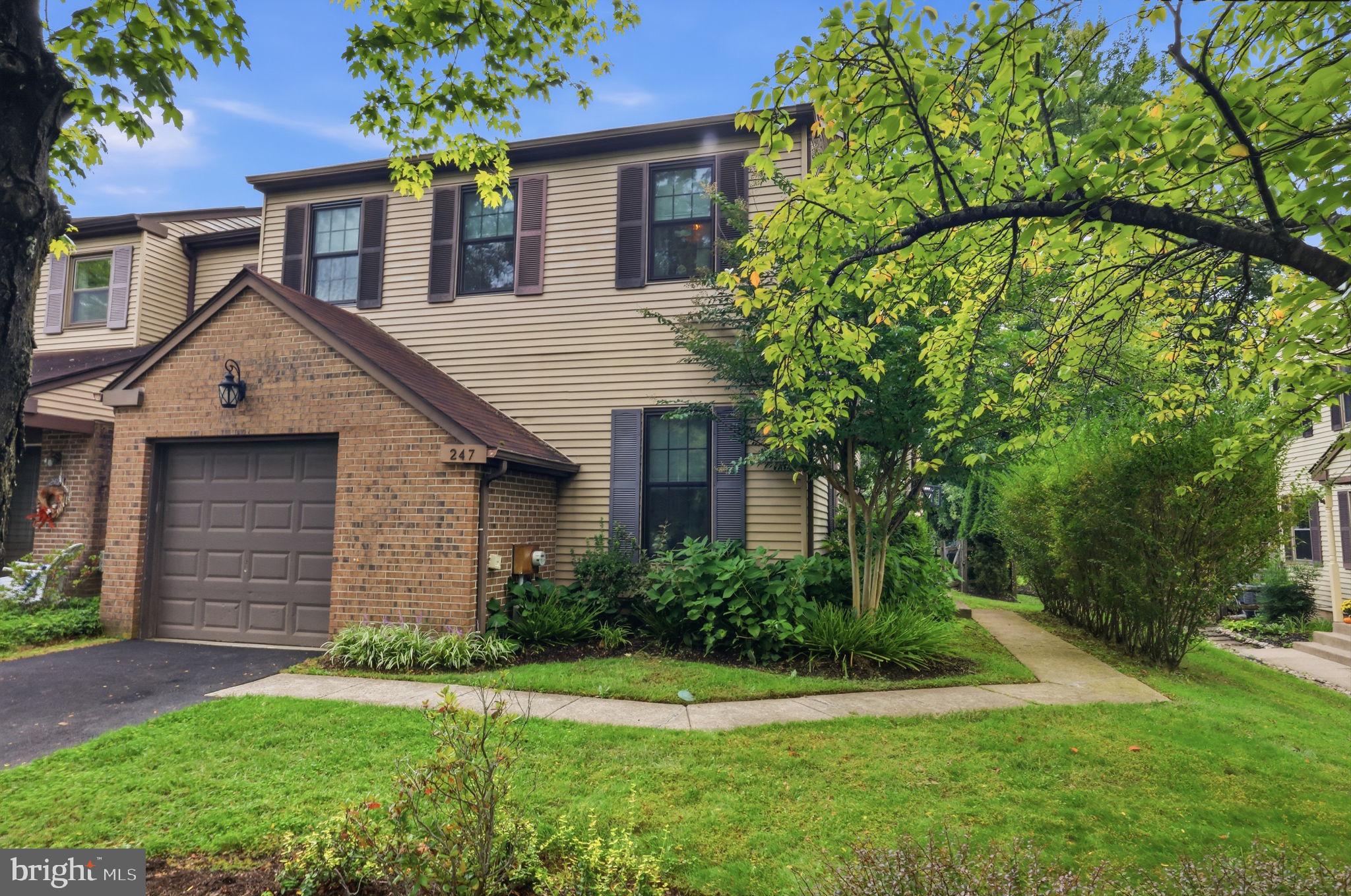 247 PARKVIEW WAY