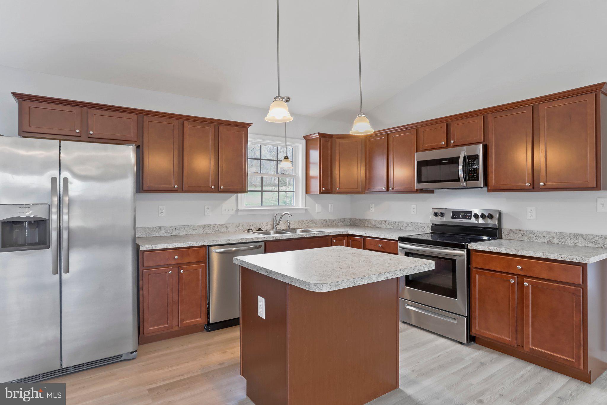 HAMPSHIRE HOUSE ESTATES - Residential